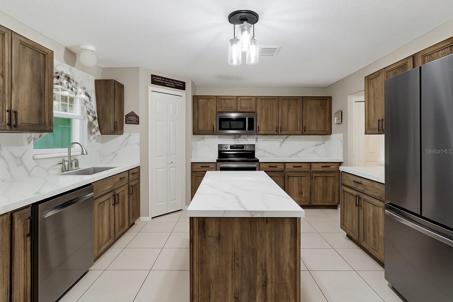 Image 61 of 64 For 16434 Meredrew Lane