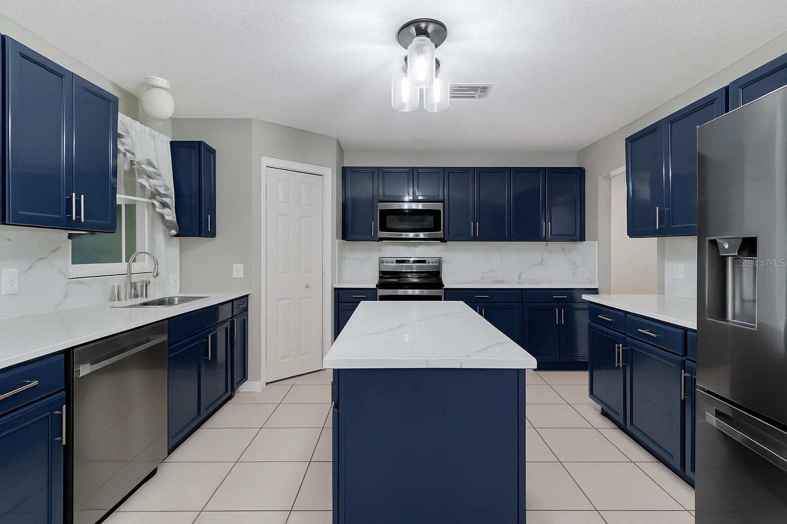 Image 63 of 64 For 16434 Meredrew Lane