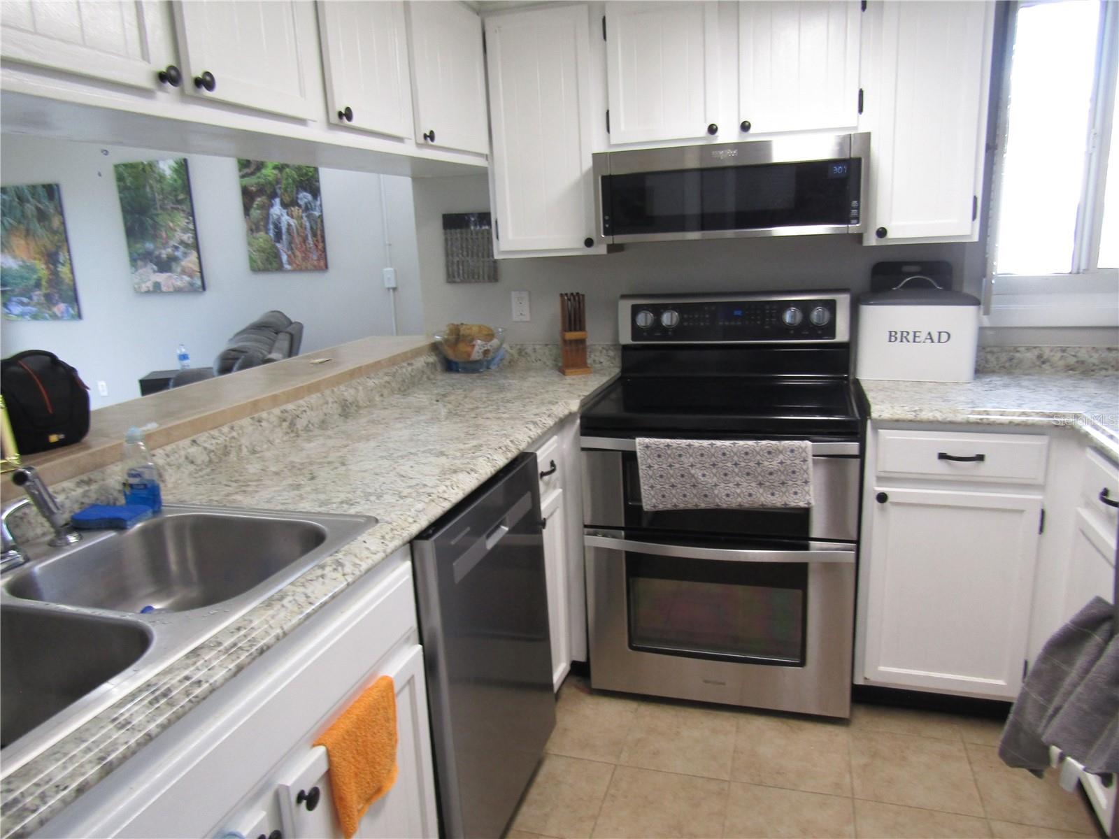 Image 7 of 33 For 1051 Highland Street 5e