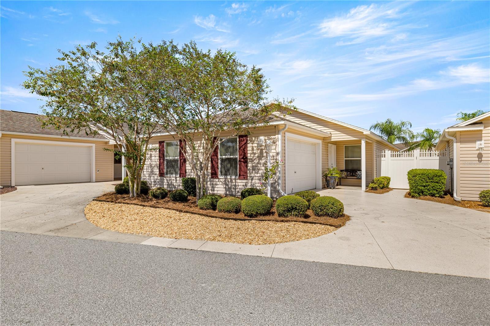 Image 2 of 32 For 859 Amber Court