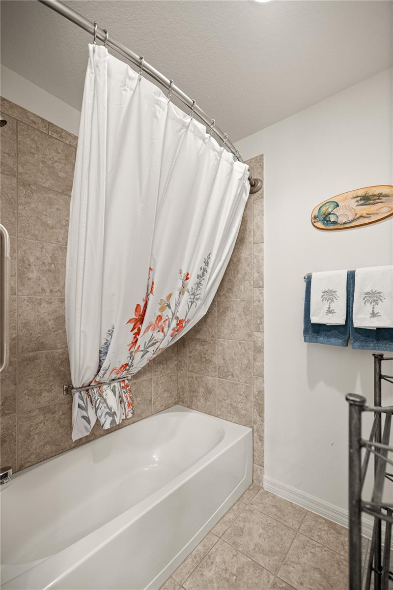 Image 20 of 32 For 859 Amber Court
