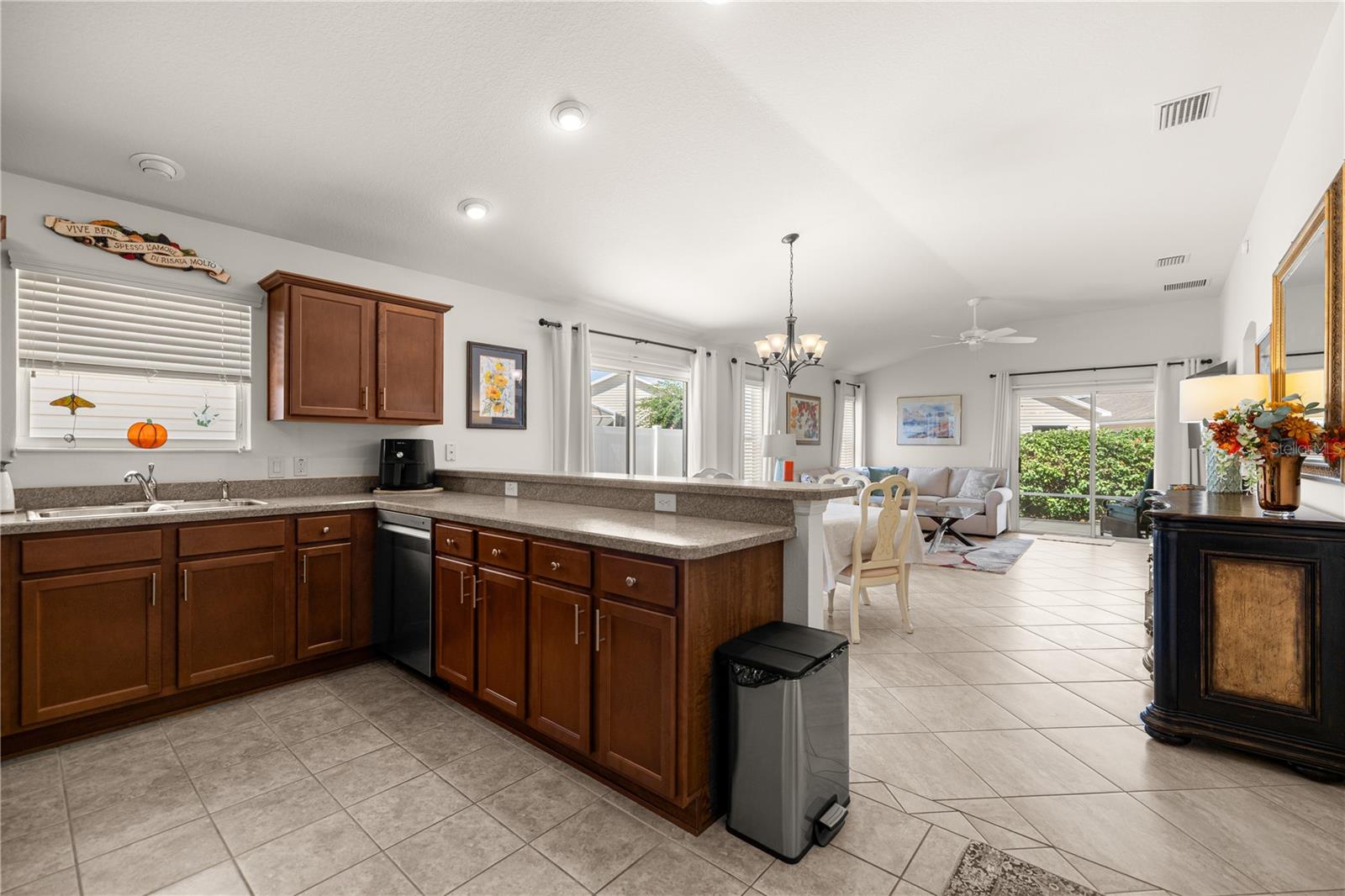 Image 6 of 32 For 859 Amber Court