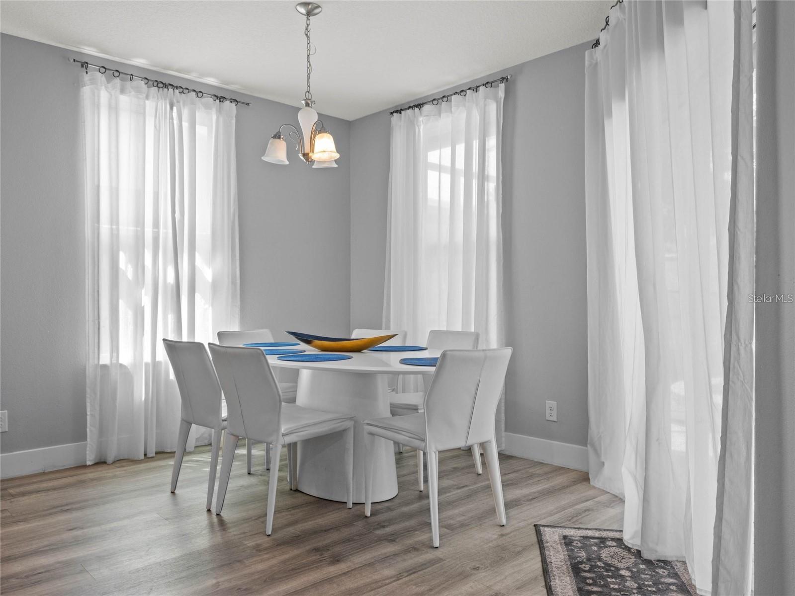 Image 10 of 33 For 1343 Yorkshire Court