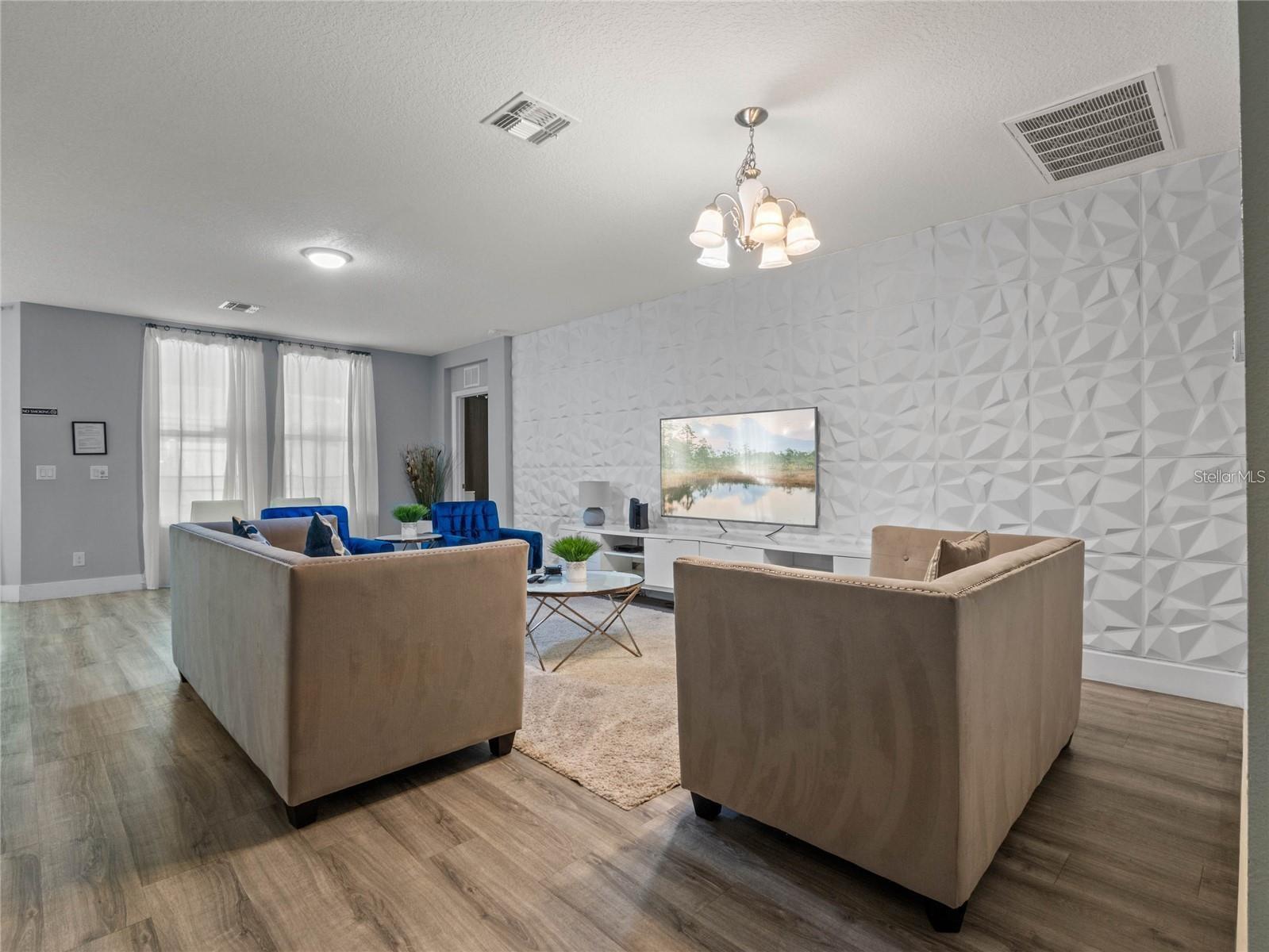 Image 13 of 33 For 1343 Yorkshire Court