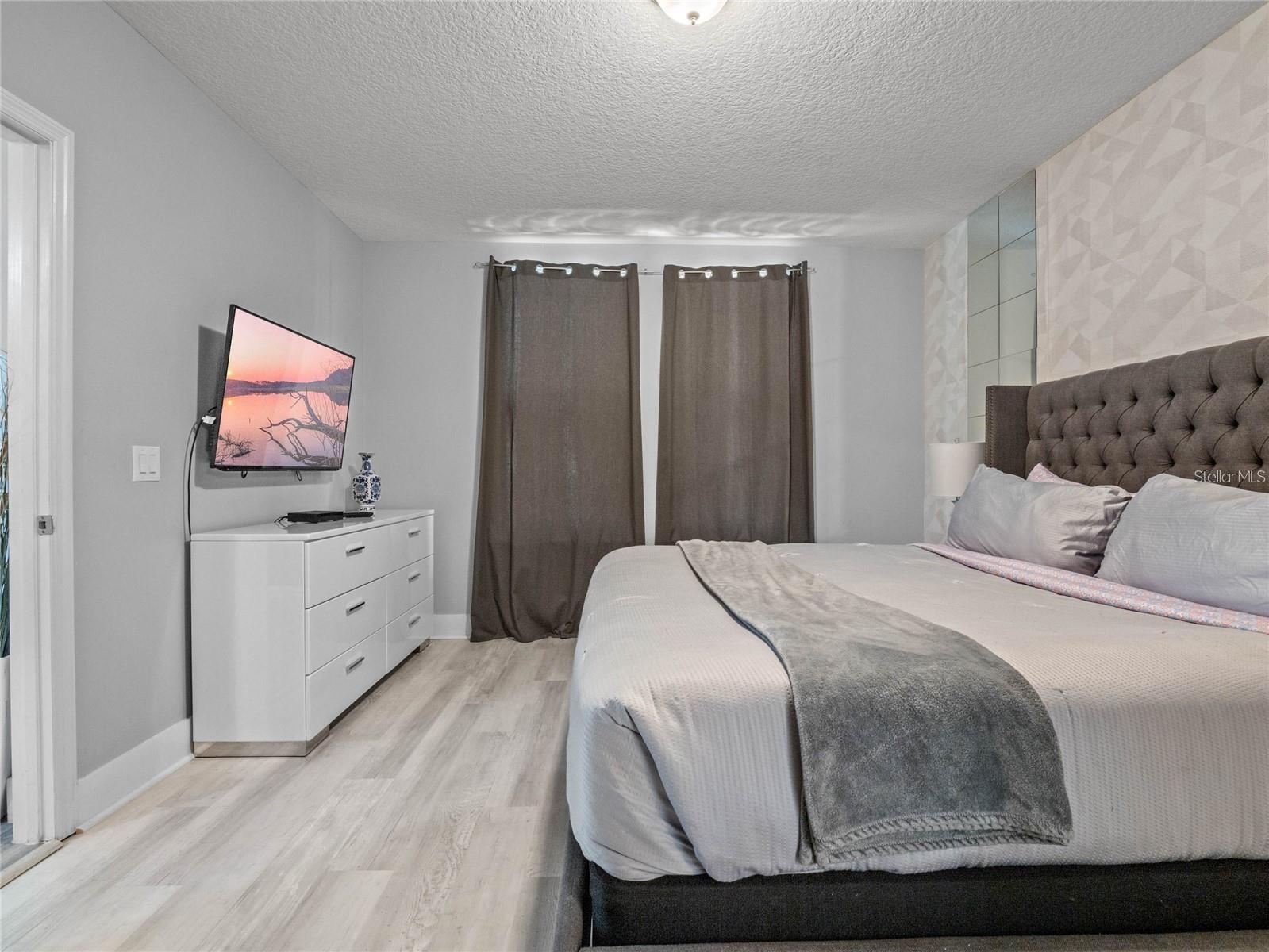 Image 17 of 33 For 1343 Yorkshire Court