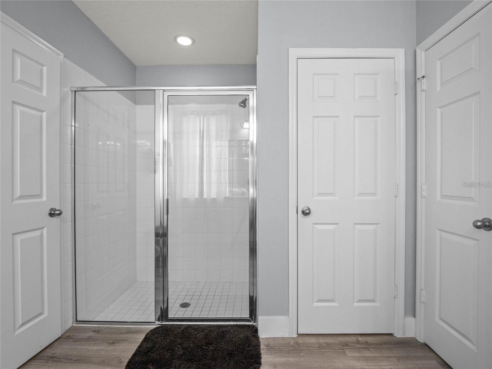 Image 20 of 33 For 1343 Yorkshire Court