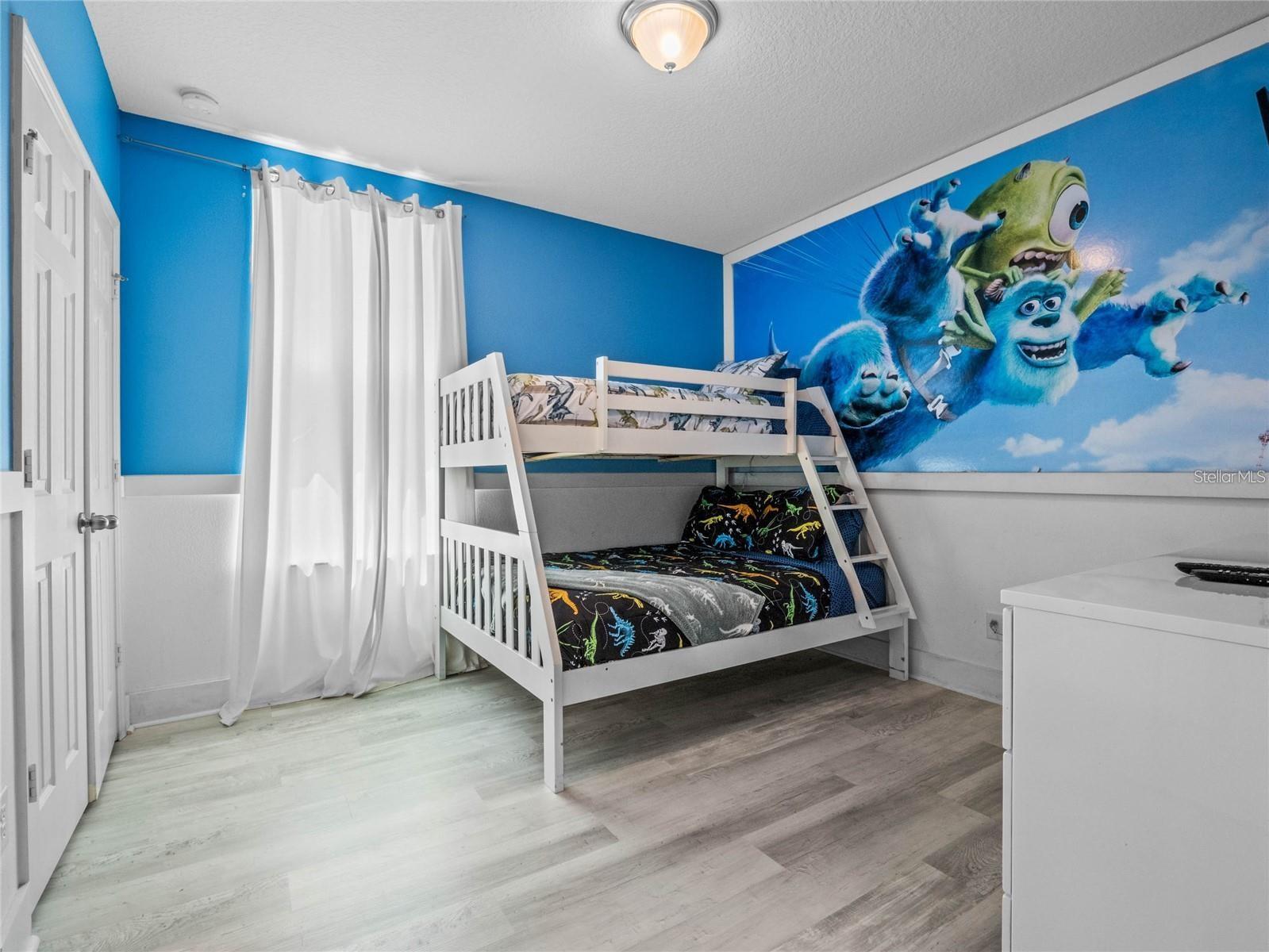 Image 22 of 33 For 1343 Yorkshire Court