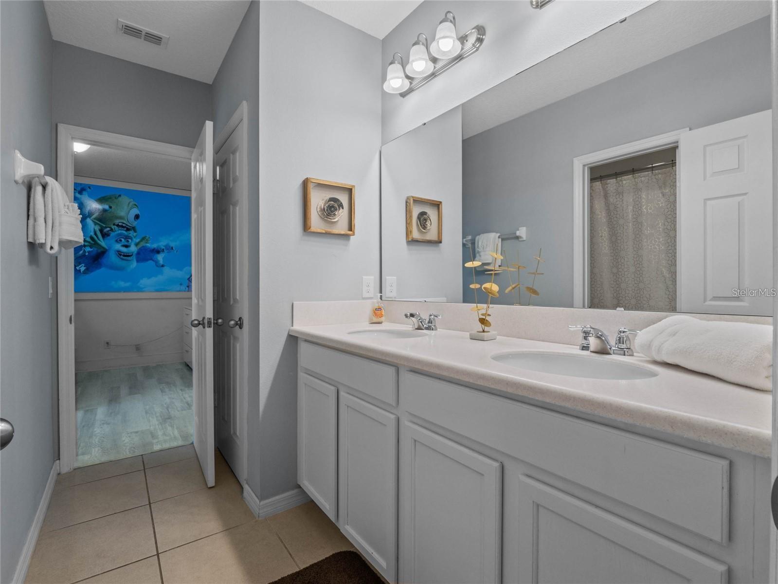 Image 25 of 33 For 1343 Yorkshire Court