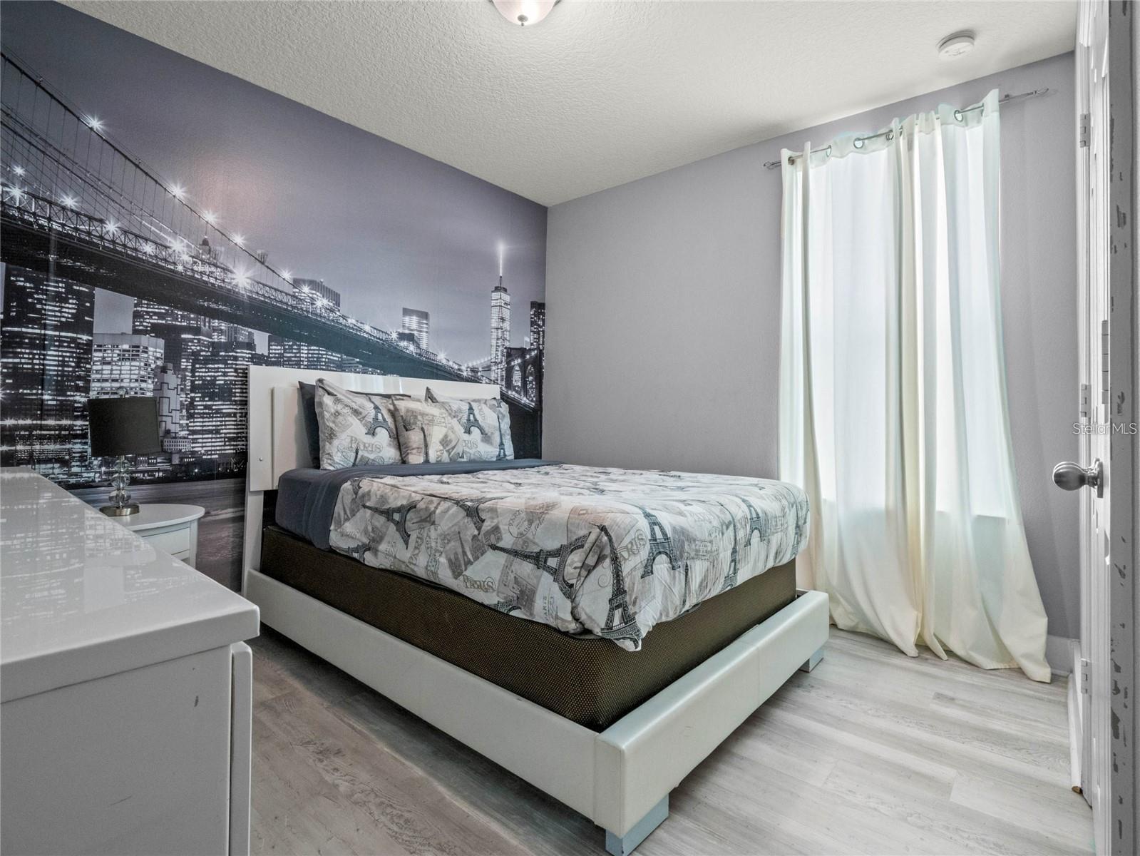 Image 26 of 33 For 1343 Yorkshire Court