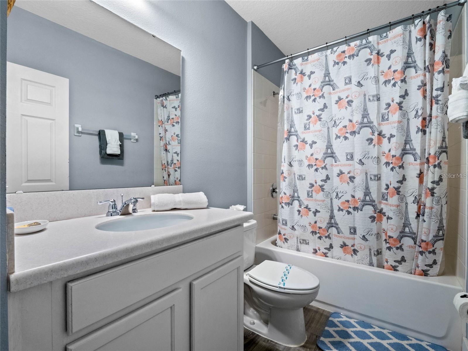 Image 27 of 33 For 1343 Yorkshire Court