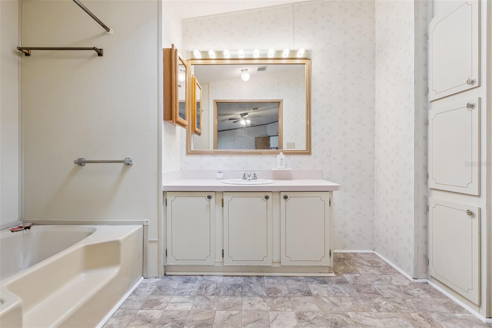 Image 26 of 34 For 11419 Bobwhite Boulevard