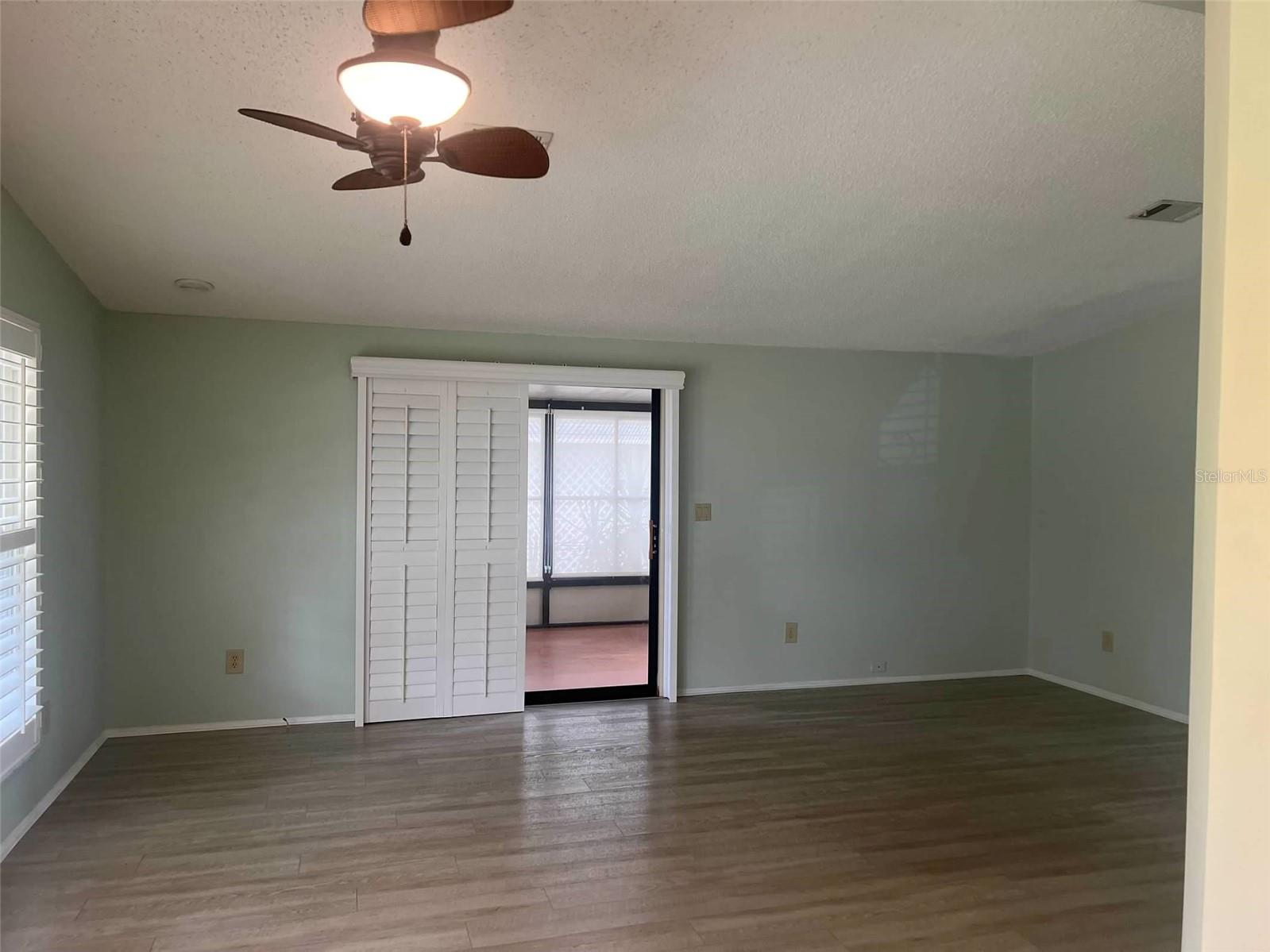 Image 5 of 21 For 1617 Hilton Head Boulevard