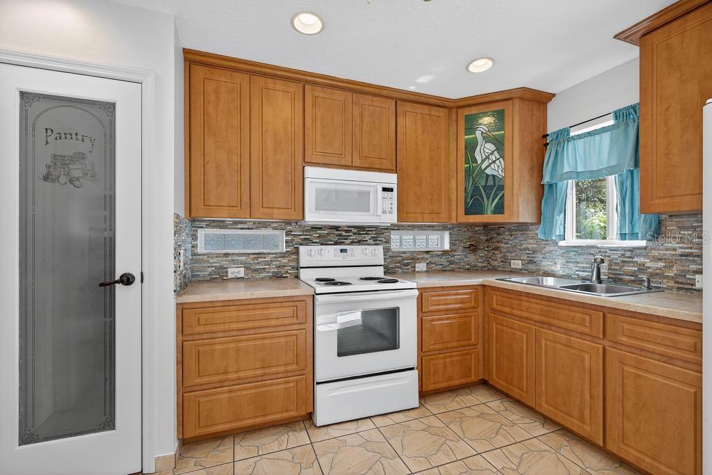 Image 20 of 53 For 15585 170th Avenue