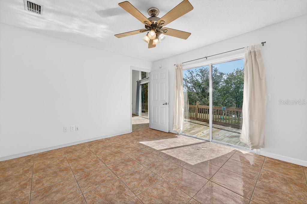 Image 30 of 53 For 15585 170th Avenue