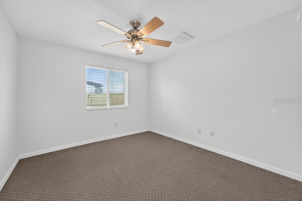 Image 35 of 53 For 15585 170th Avenue