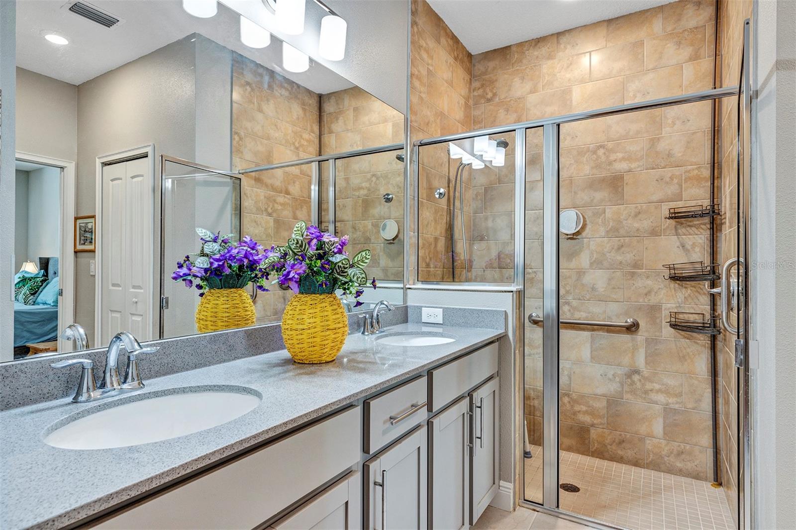 Image 20 of 49 For 27203 White Plains Way