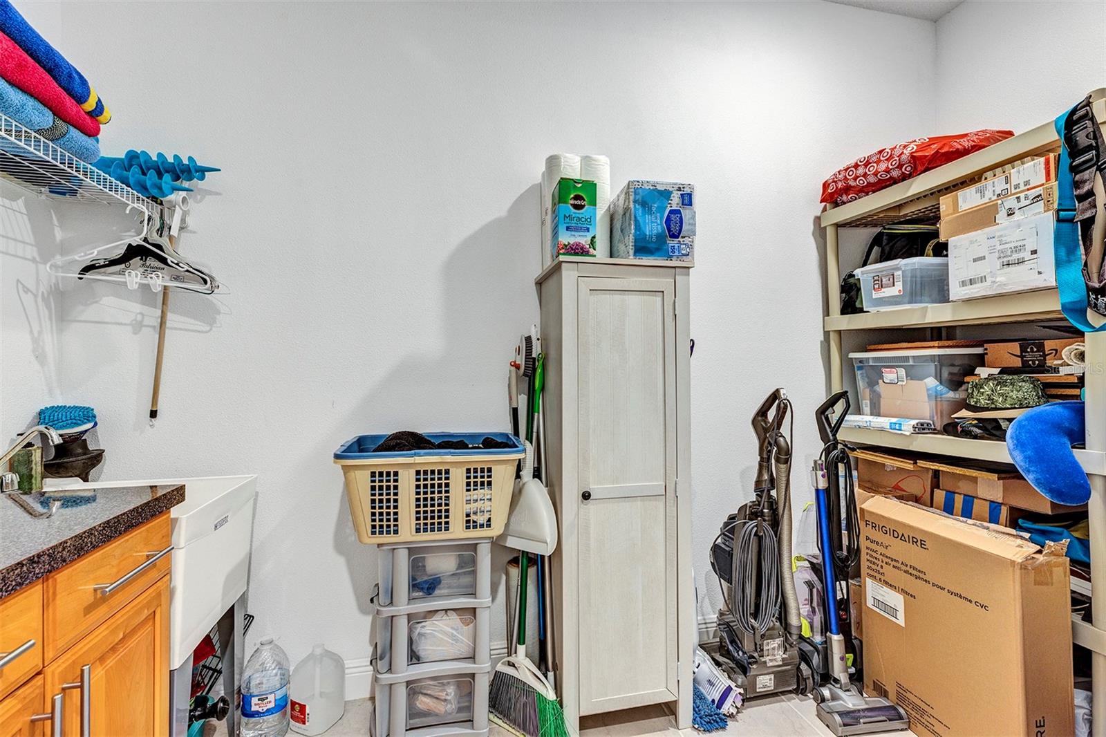 Image 25 of 49 For 27203 White Plains Way