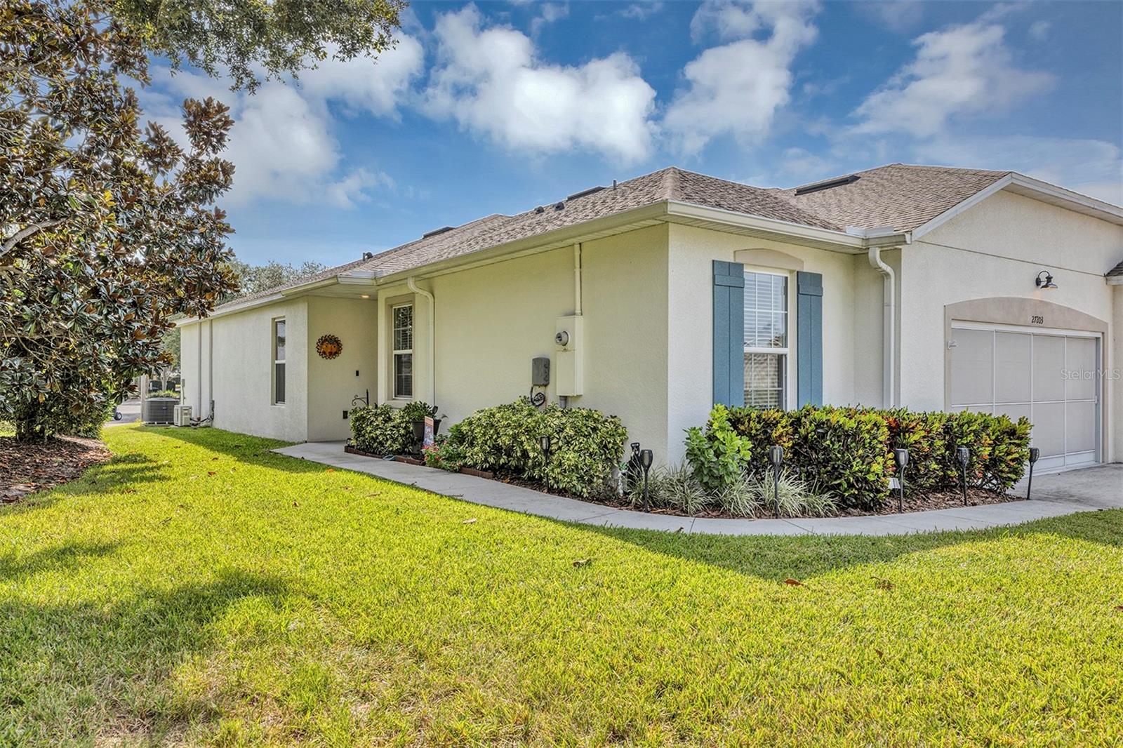 Image 4 of 49 For 27203 White Plains Way