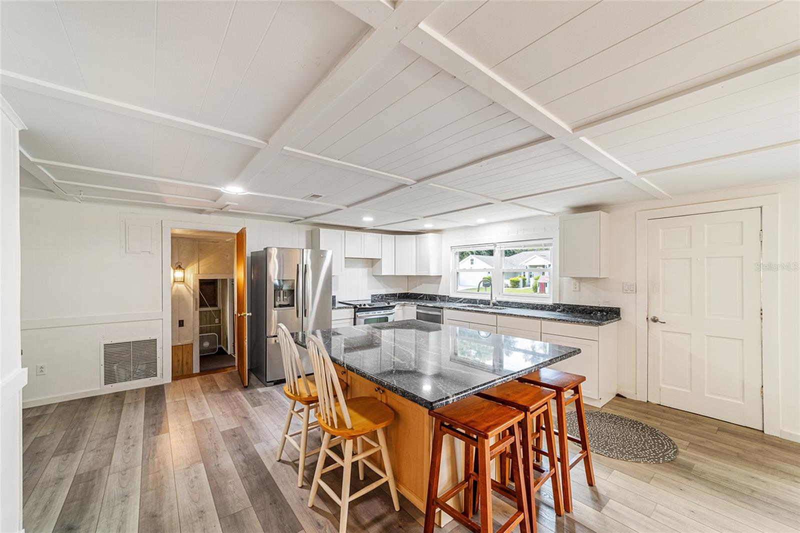 Image 18 of 56 For 15815 84th Avenue