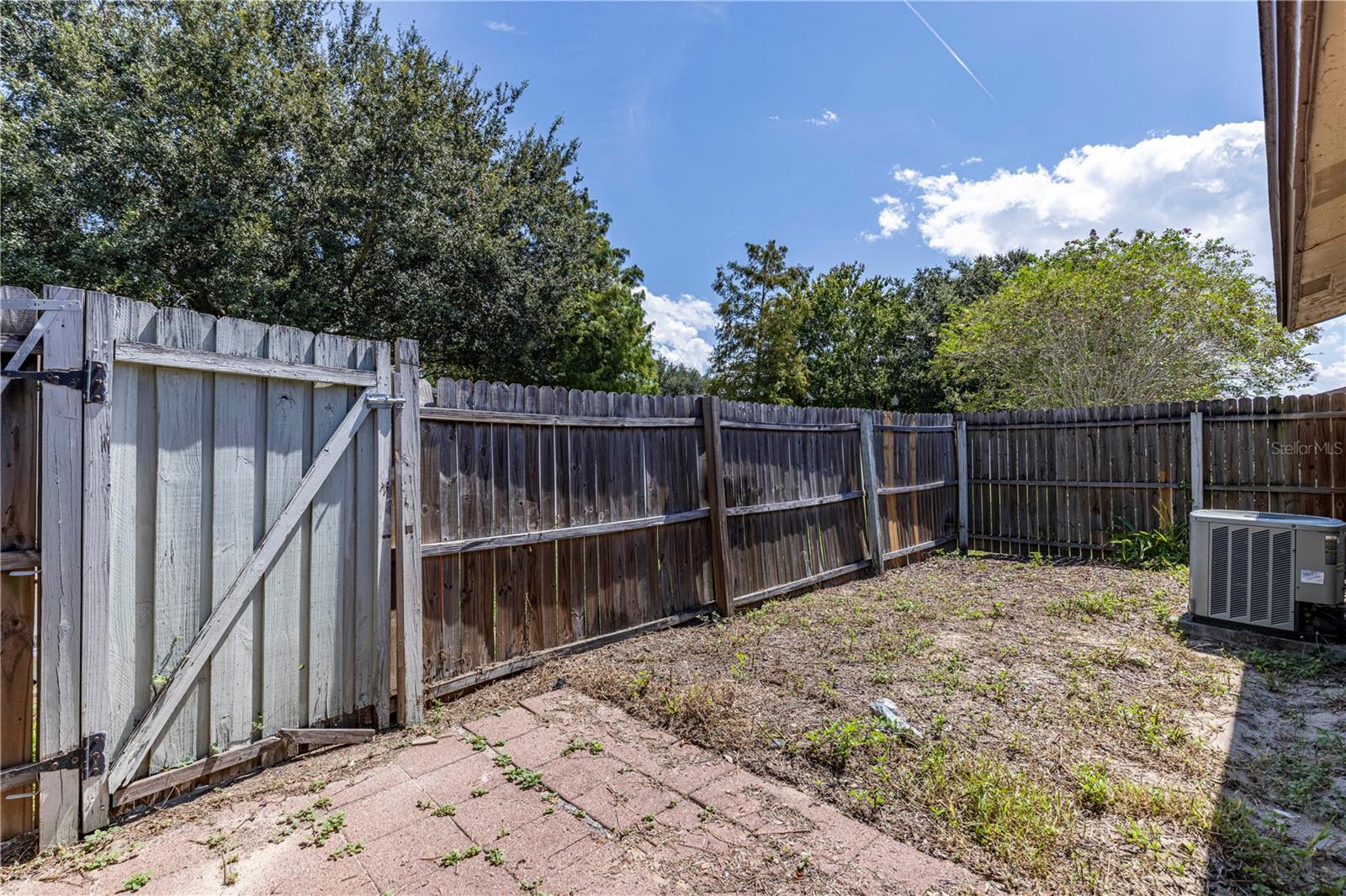 Image 4 of 26 For 343 Rosewood Lane 343