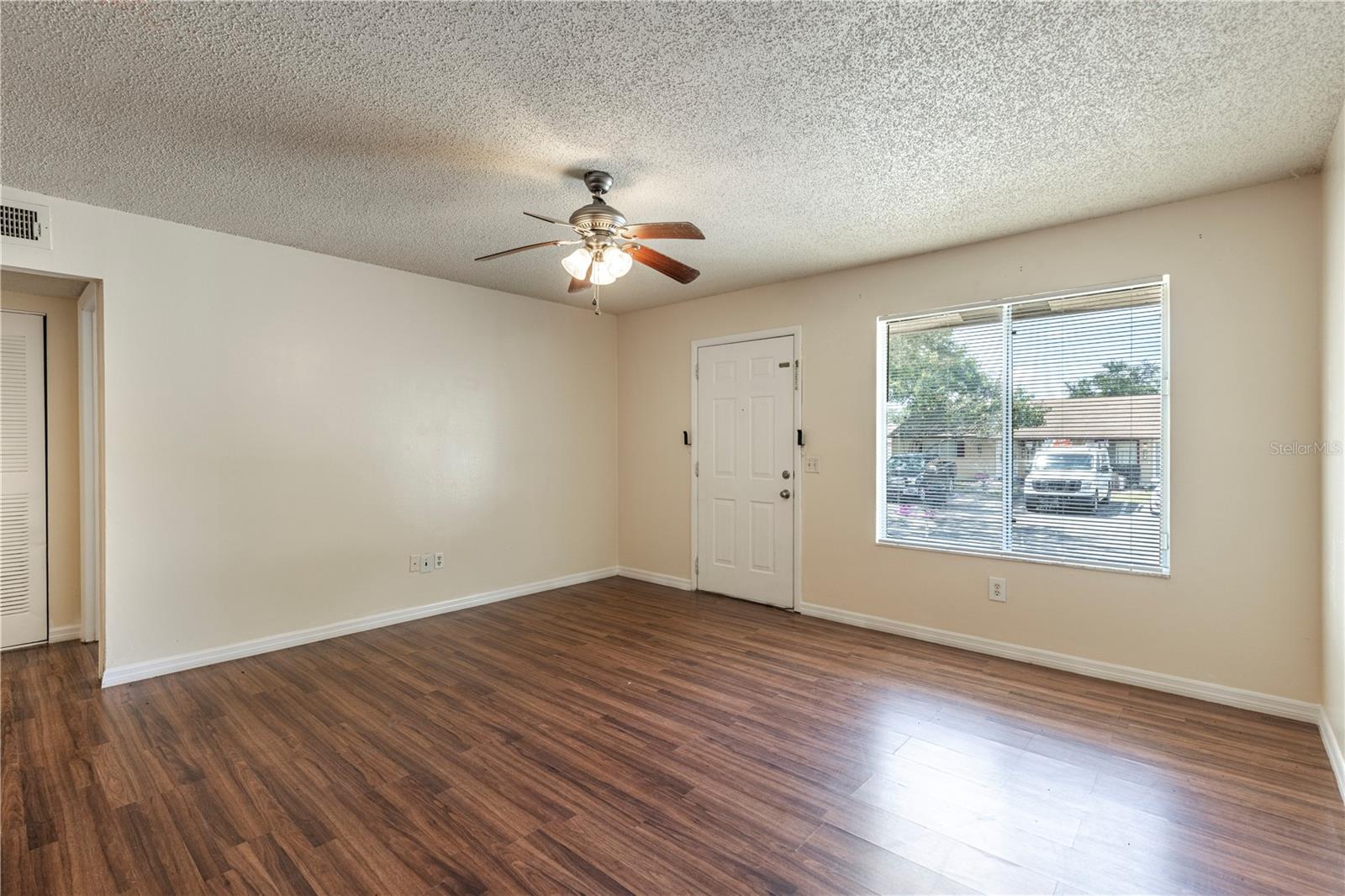 Image 7 of 26 For 343 Rosewood Lane 343