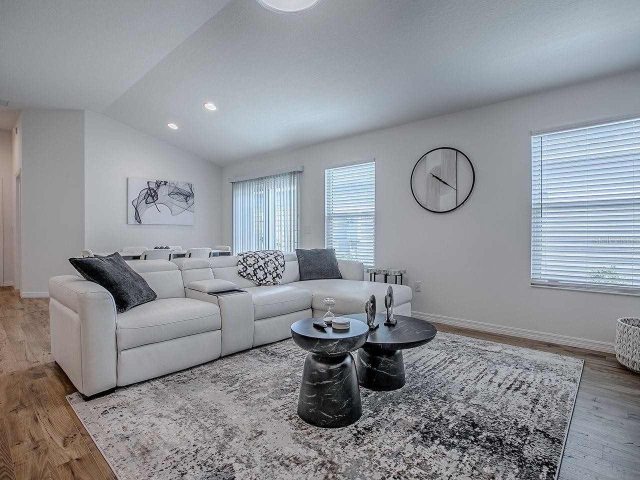 Image 12 of 47 For 7891 Loree Way