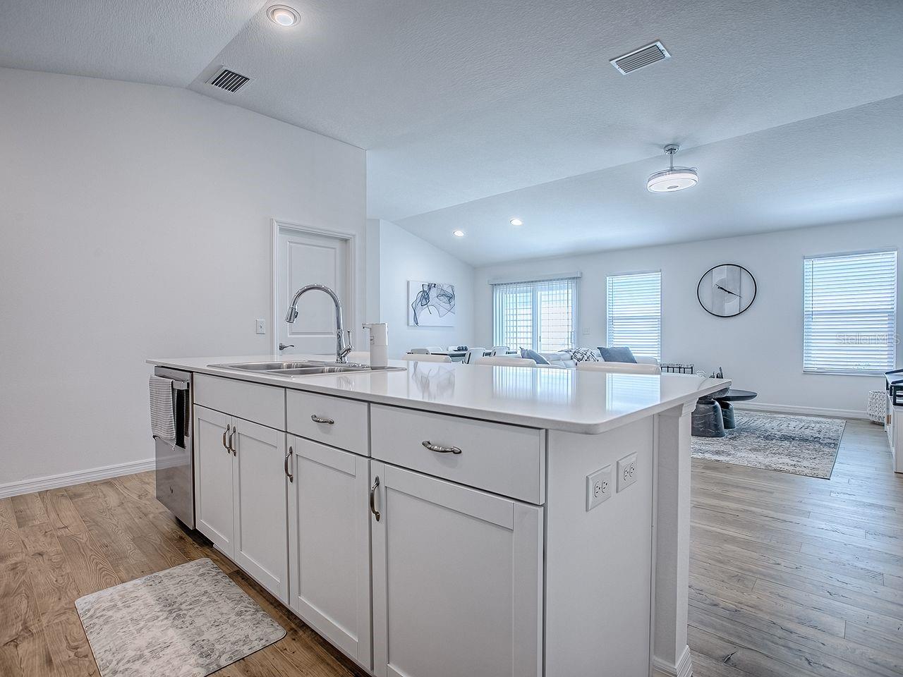 Image 21 of 47 For 7891 Loree Way