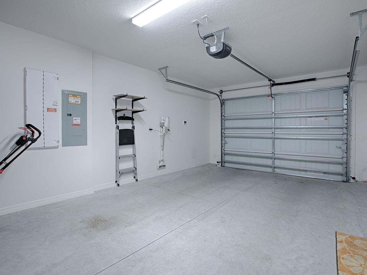 Image 35 of 47 For 7891 Loree Way