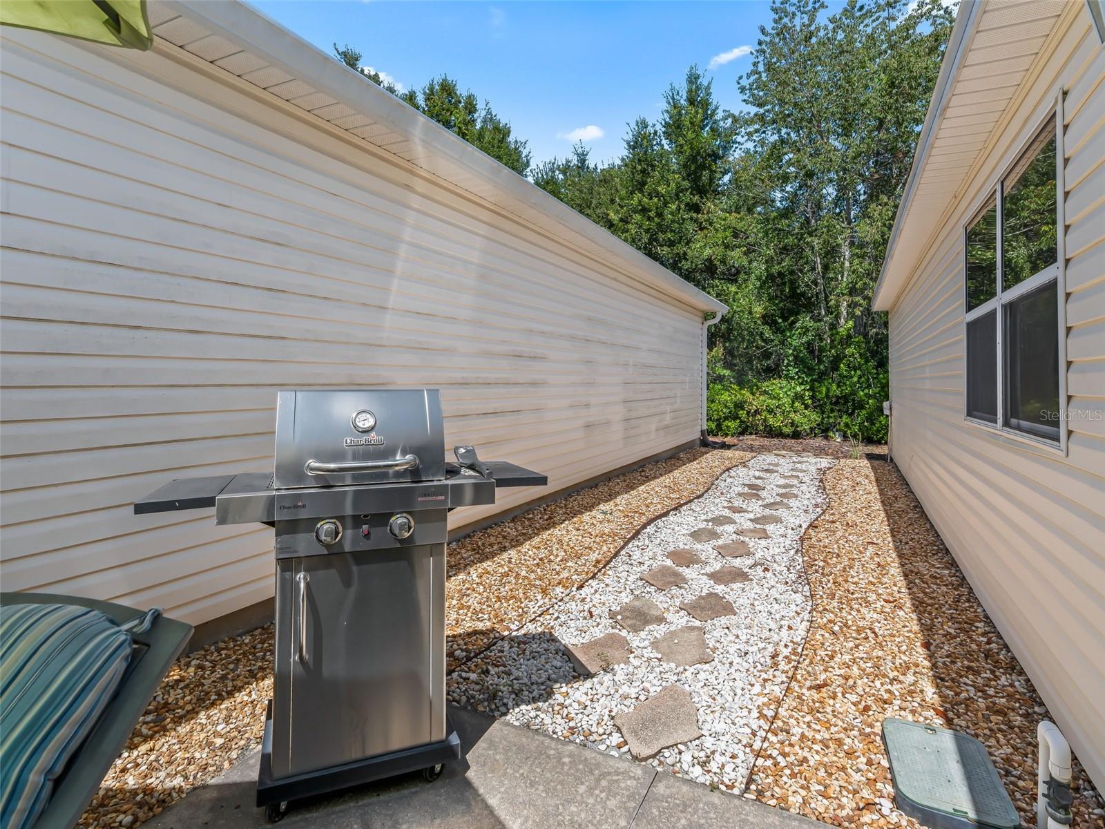 Image 21 of 27 For 1717 Campos Drive