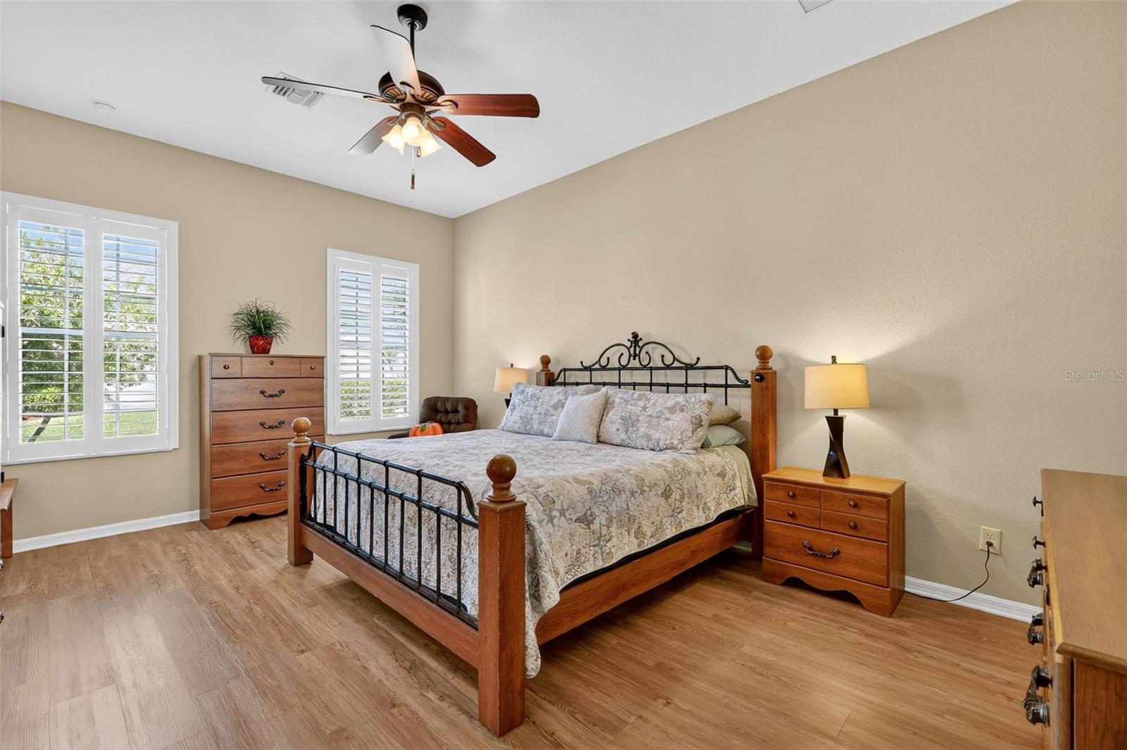 Listing photo id 17 for 12103 176th Loop