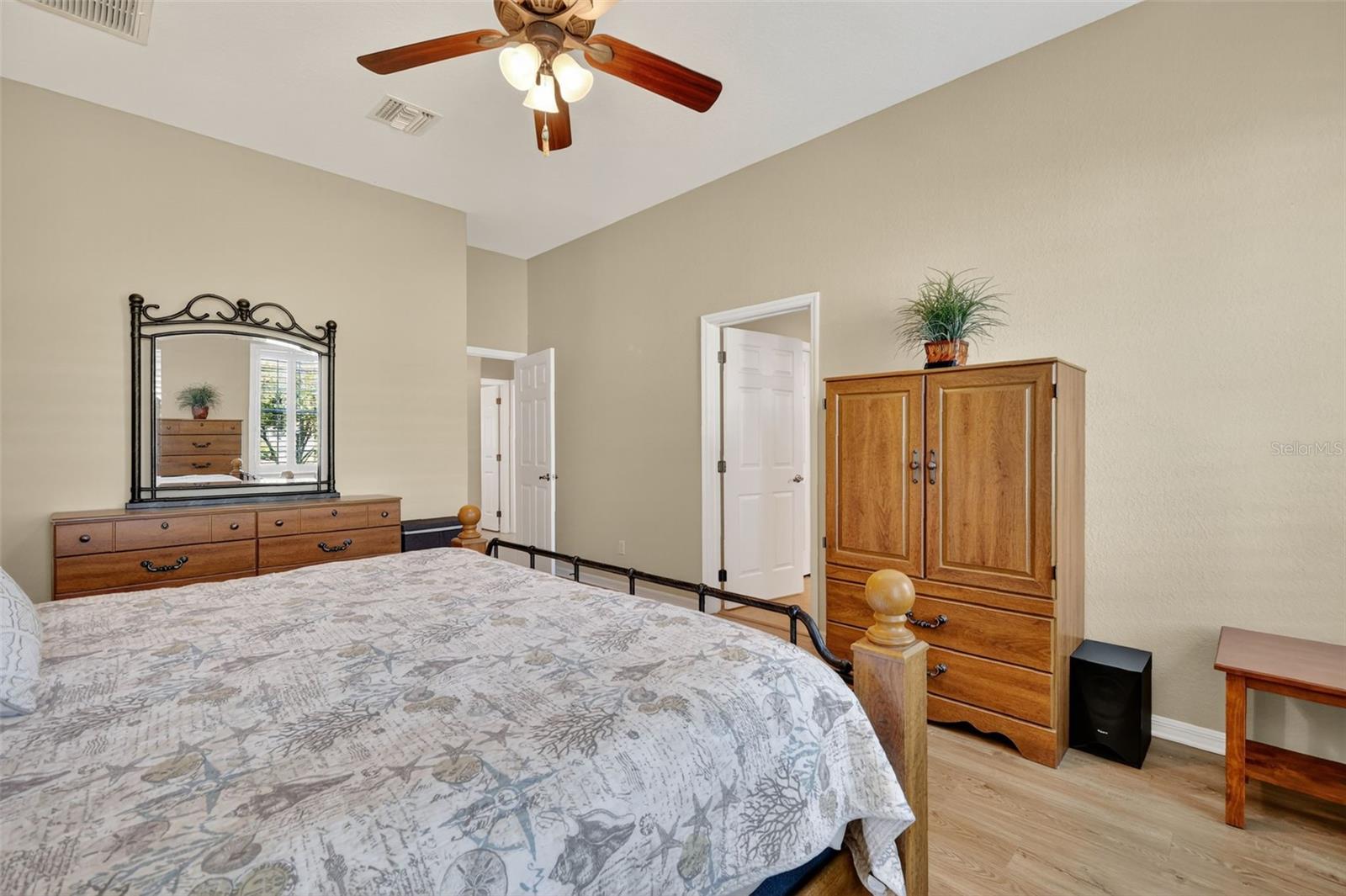 Listing photo id 18 for 12103 176th Loop