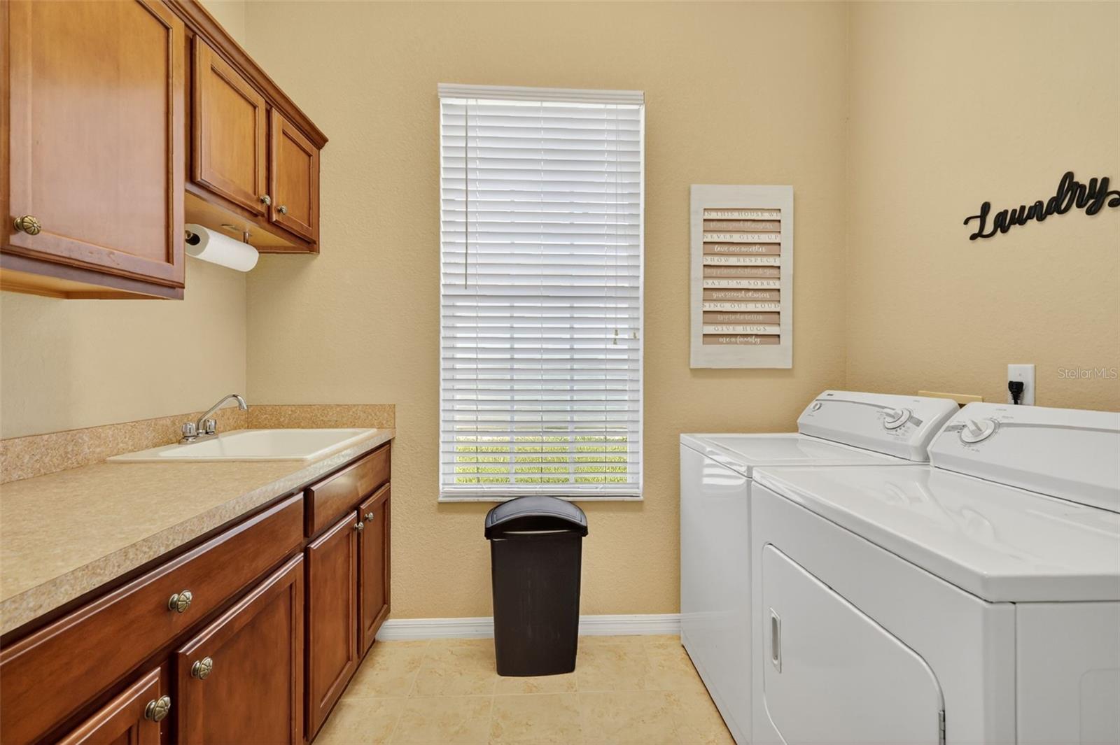 Listing photo id 21 for 12103 176th Loop