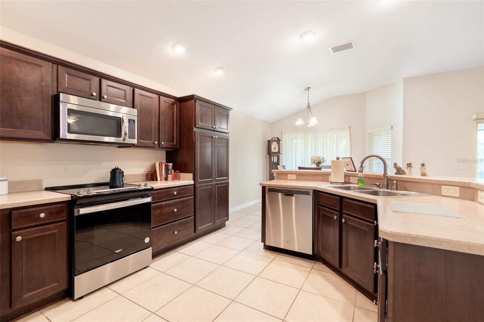 Image 8 of 59 For 3009 Olenda Drive