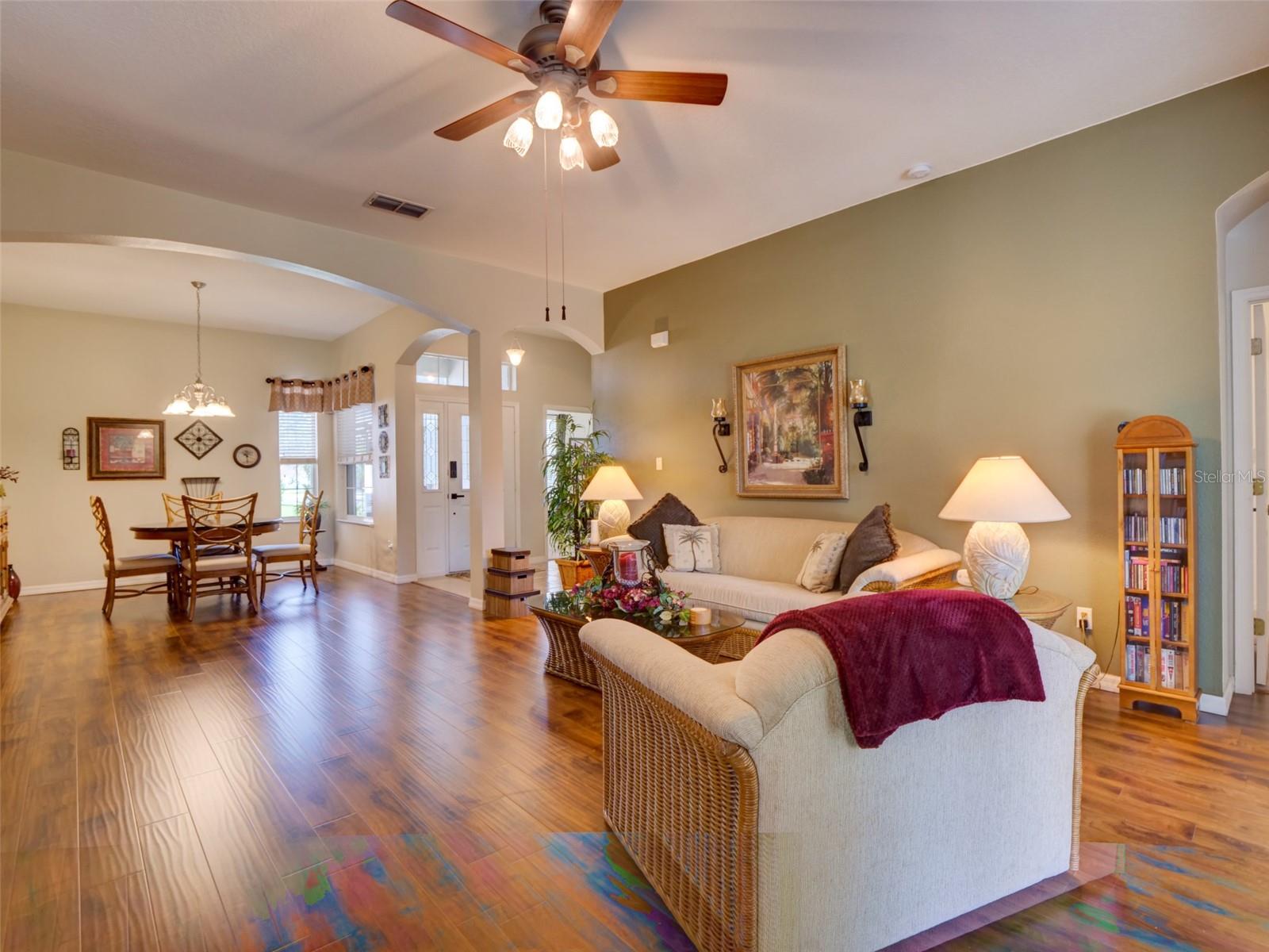 Image 6 of 23 For 25301 Forest Oak Court