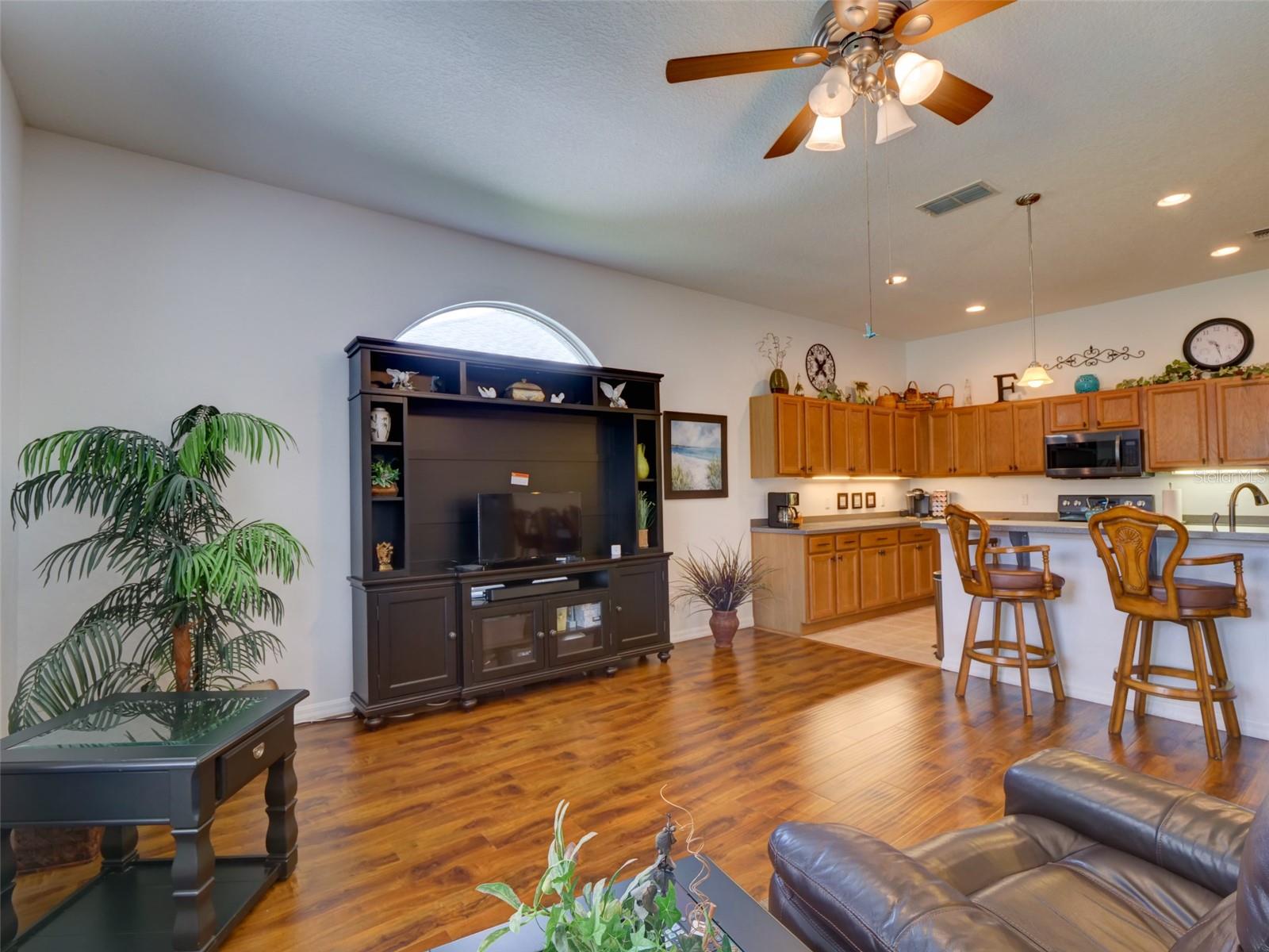 Image 7 of 23 For 25301 Forest Oak Court