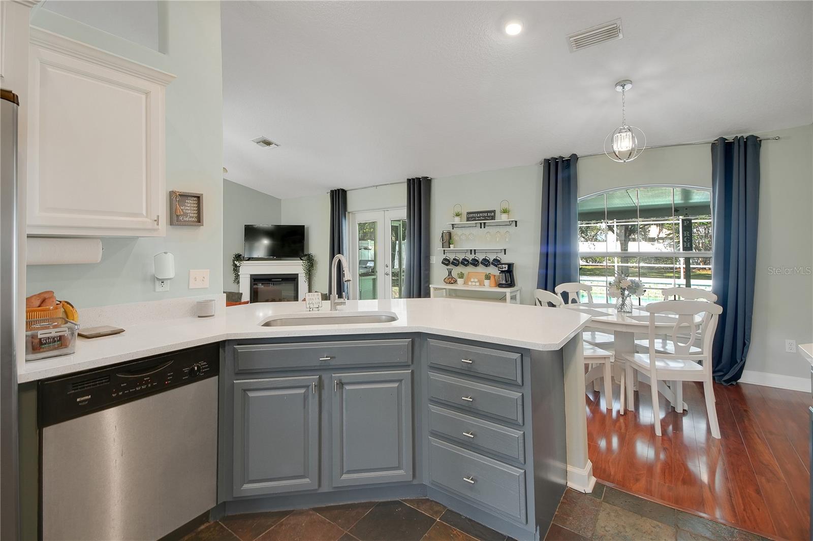 Image 20 of 48 For 4133 Williams Street