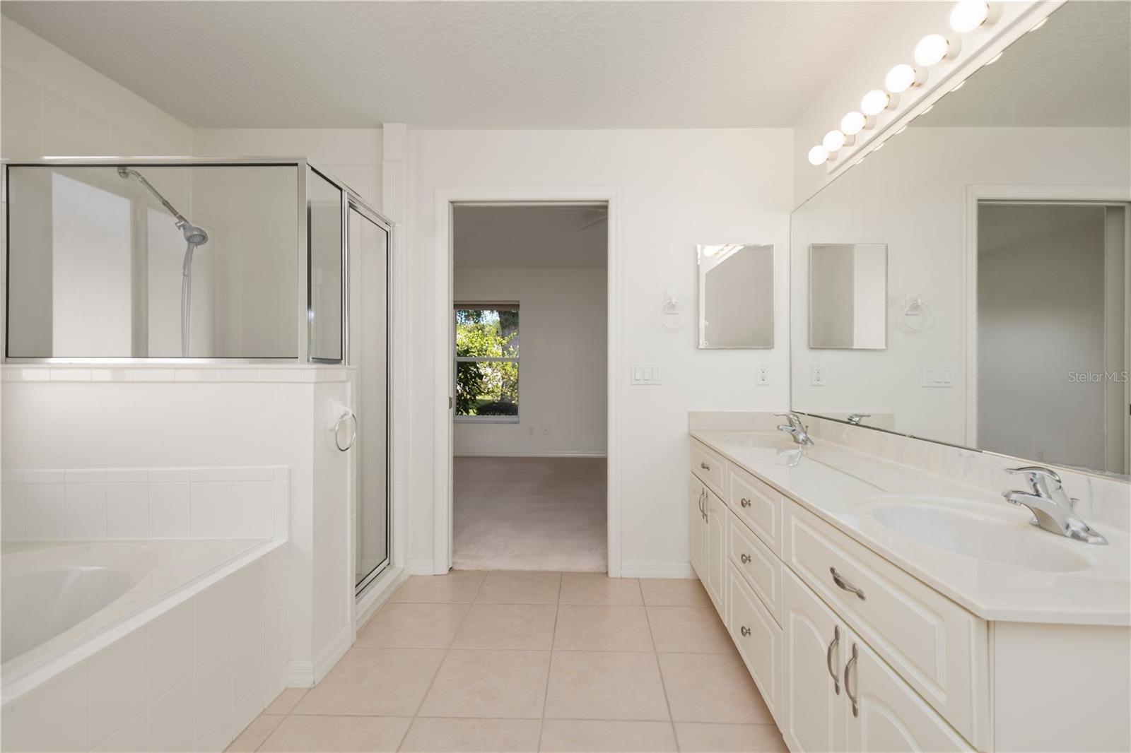 Image 17 of 52 For 5313 Treasure View Way