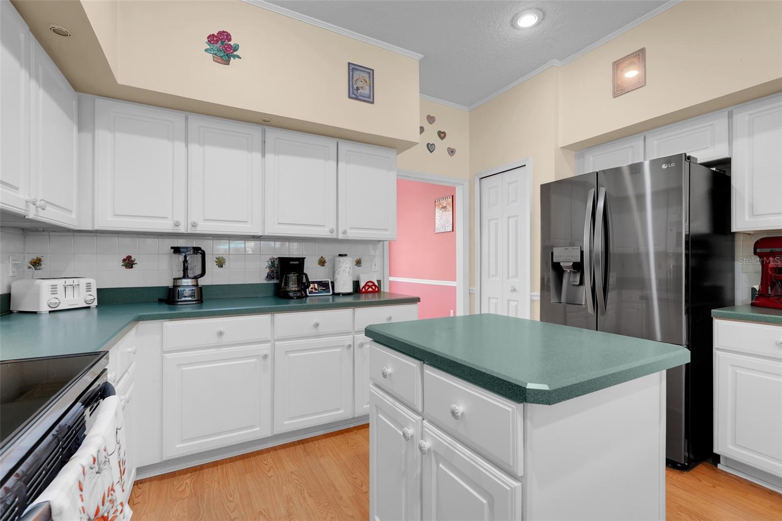 Image 11 of 45 For 418 Courtlea Oaks Boulevard