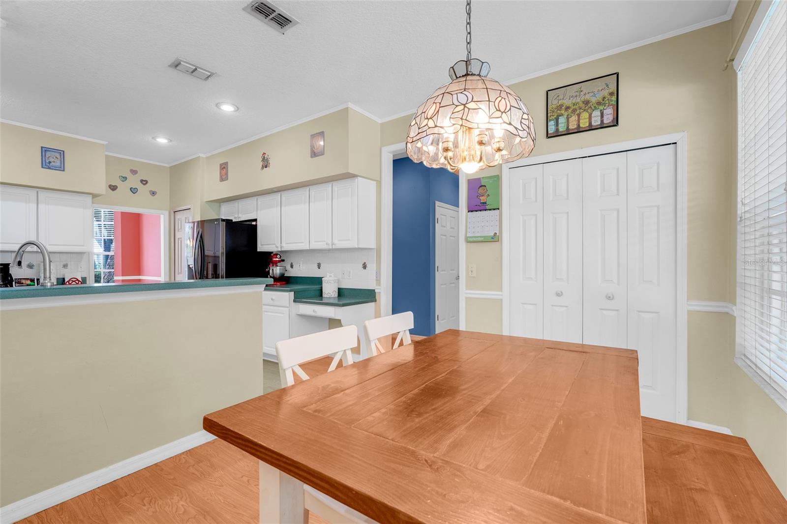 Image 12 of 45 For 418 Courtlea Oaks Boulevard