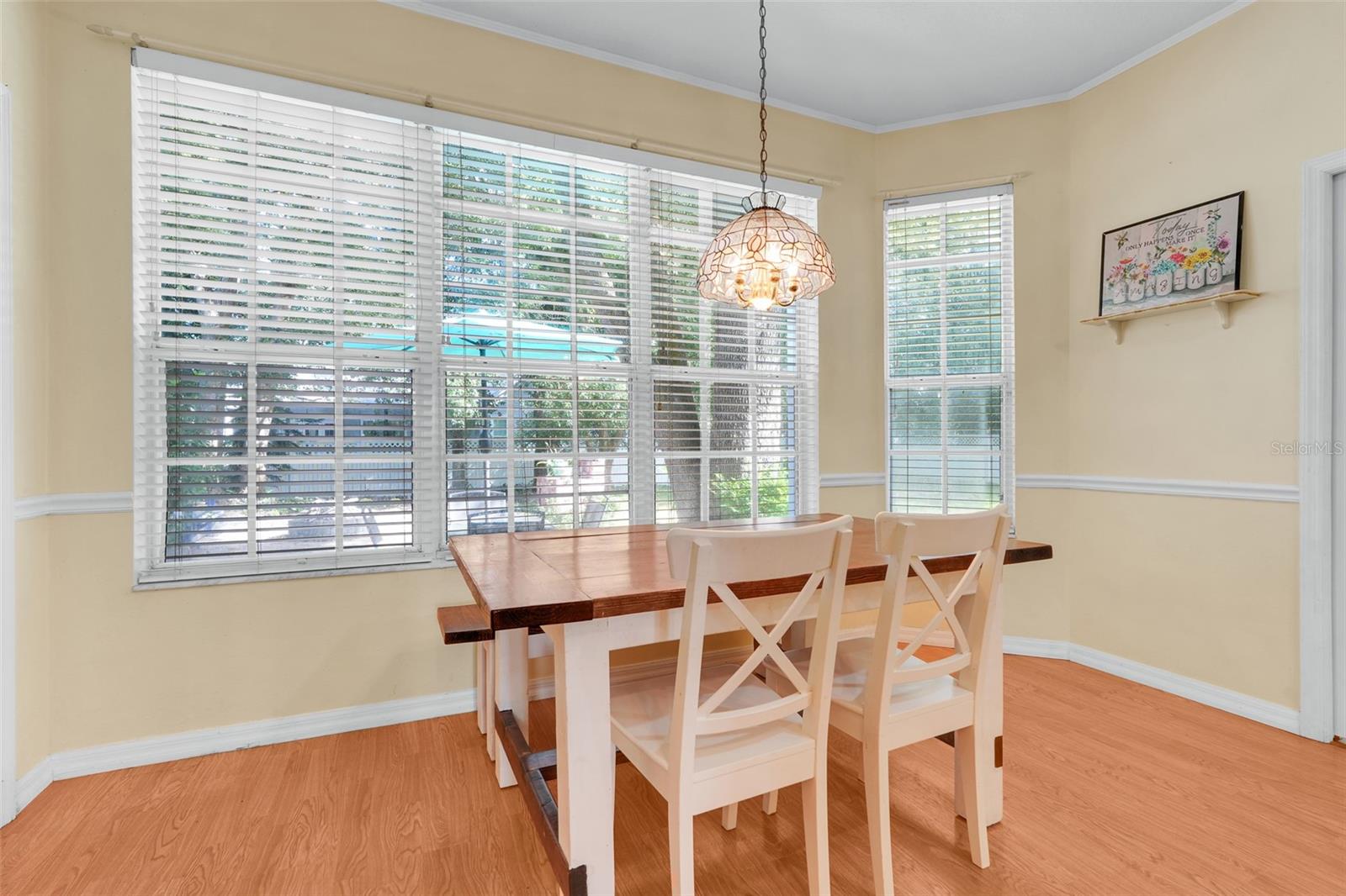 Image 13 of 45 For 418 Courtlea Oaks Boulevard