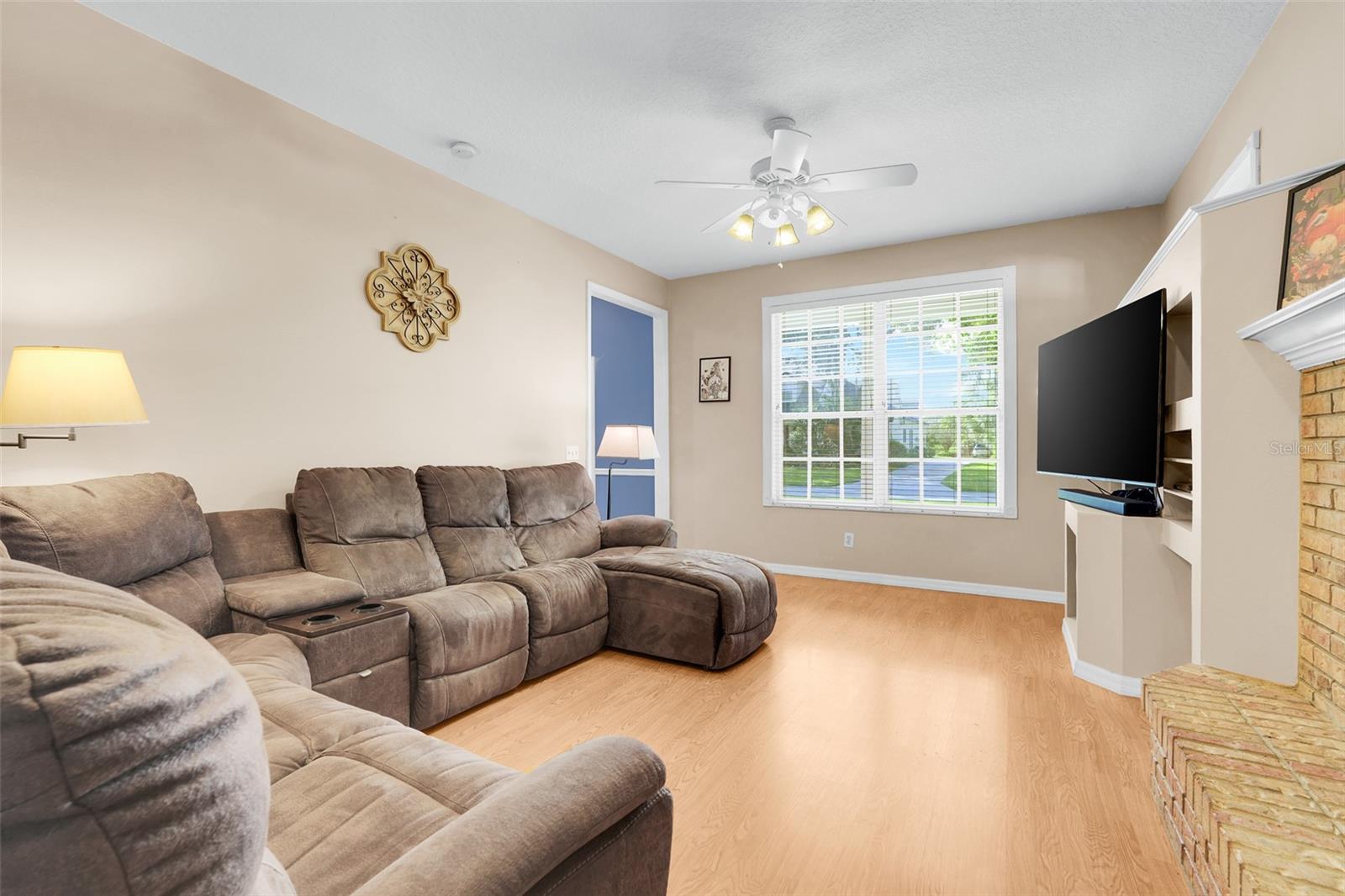 Image 19 of 45 For 418 Courtlea Oaks Boulevard
