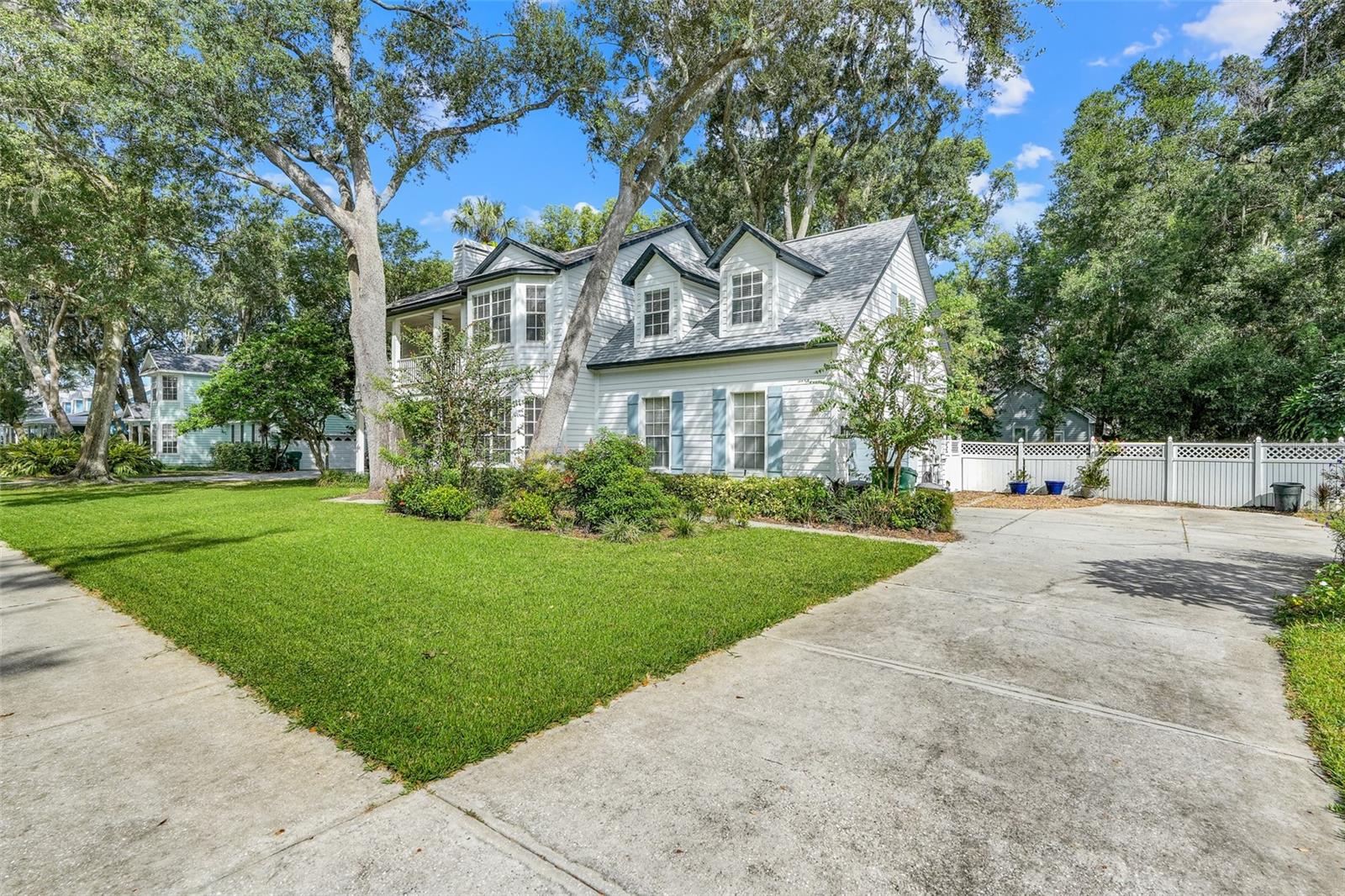 Image 2 of 45 For 418 Courtlea Oaks Boulevard