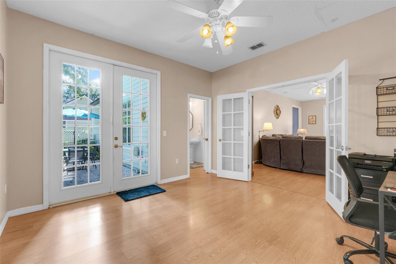 Image 21 of 45 For 418 Courtlea Oaks Boulevard