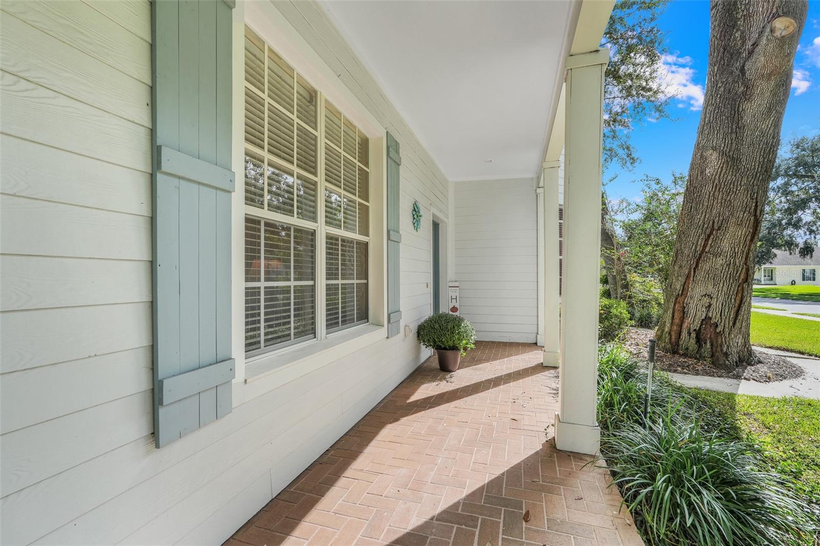 Image 6 of 45 For 418 Courtlea Oaks Boulevard