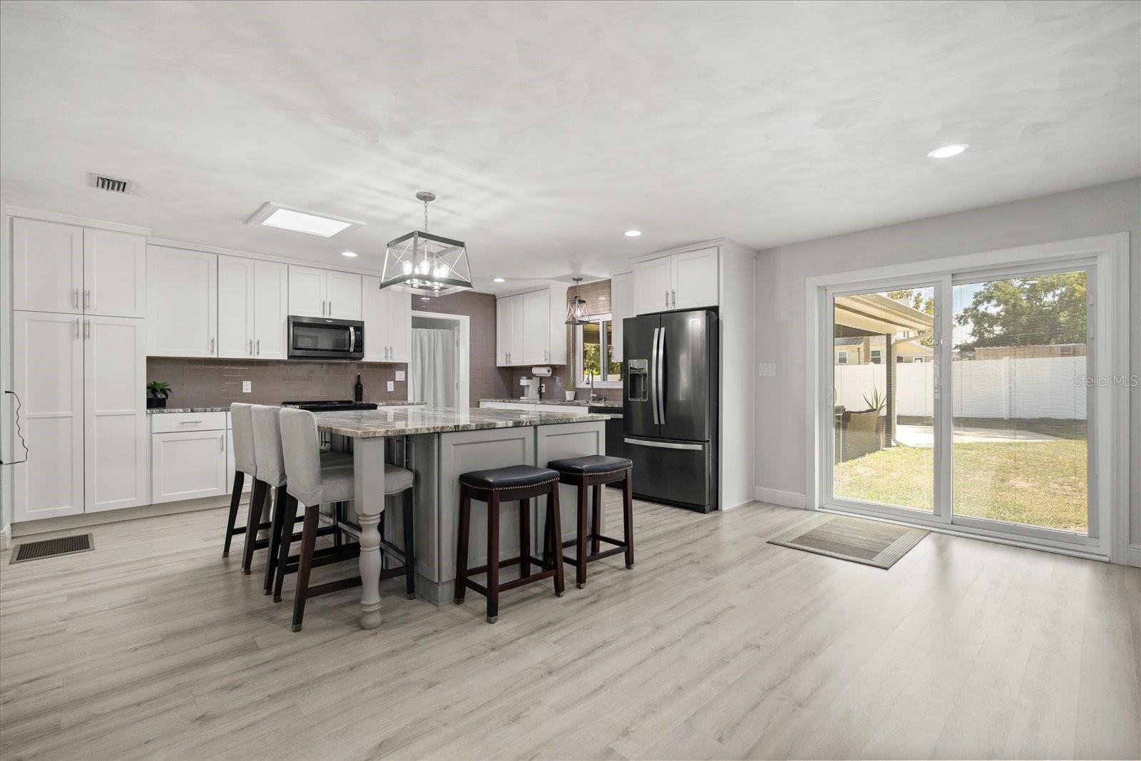 Image 10 of 43 For 1210 Caroline Street