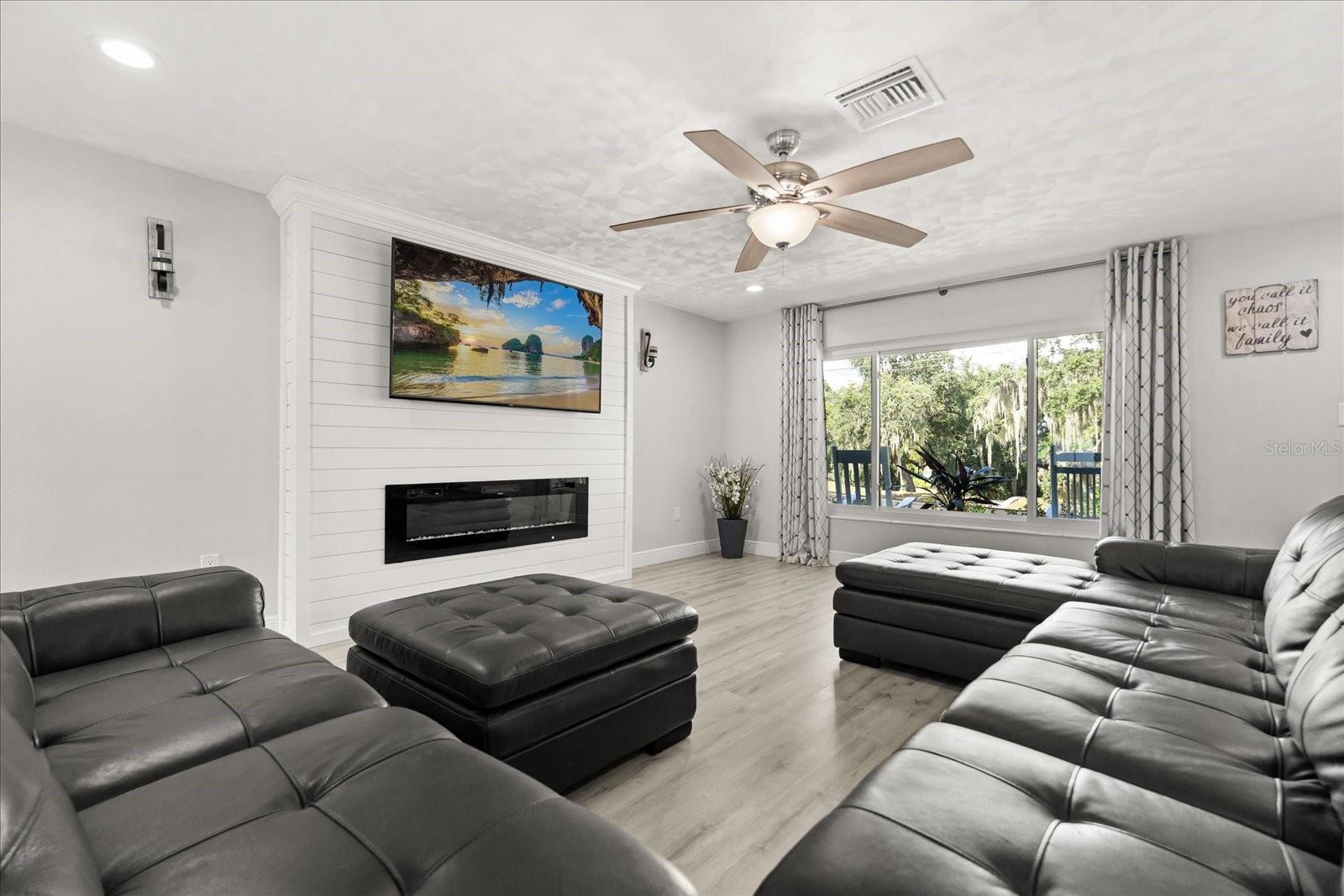 Image 7 of 43 For 1210 Caroline Street