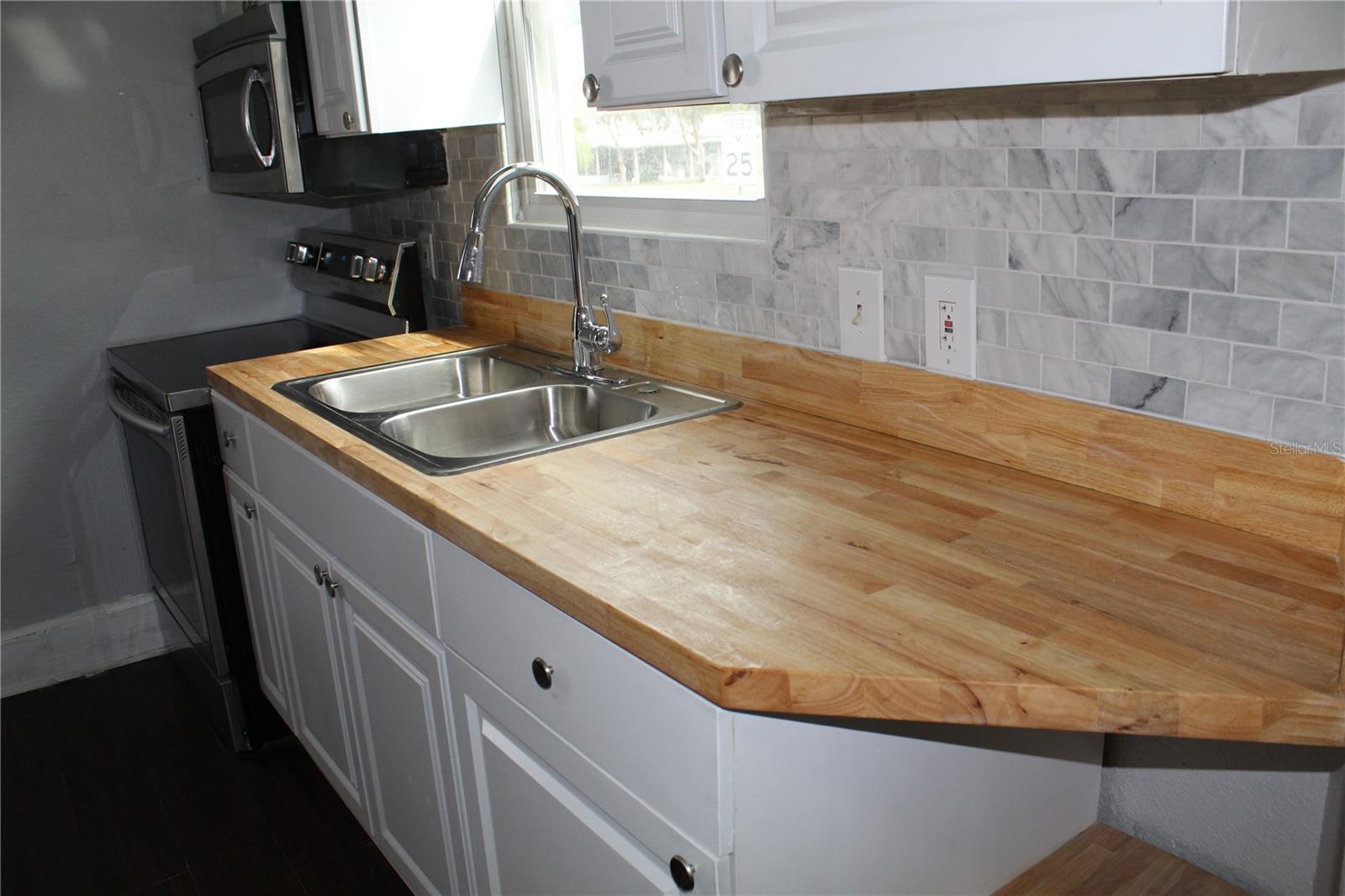 Image 16 of 65 For 1317 Main Street