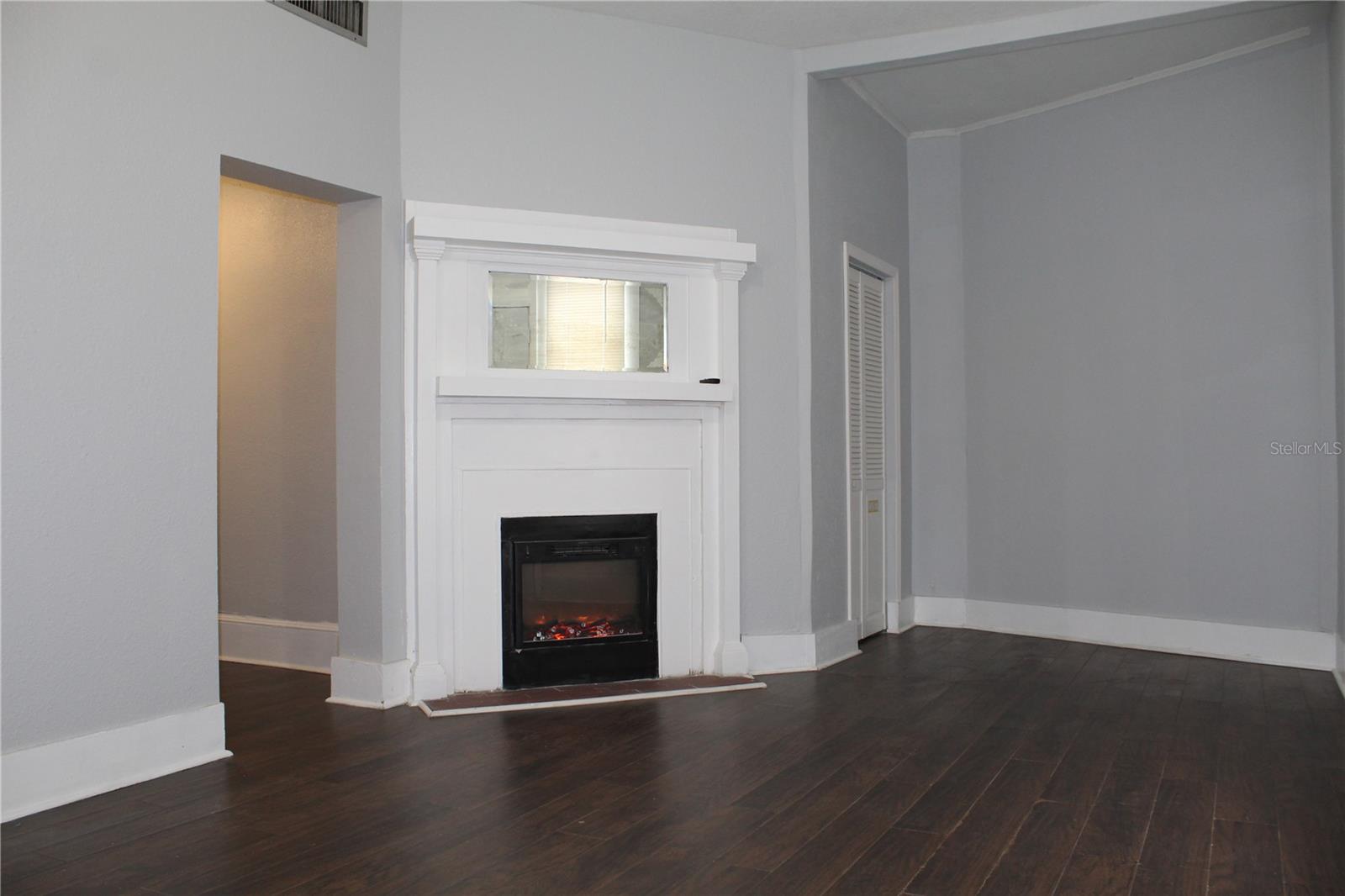 Image 6 of 65 For 1317 Main Street