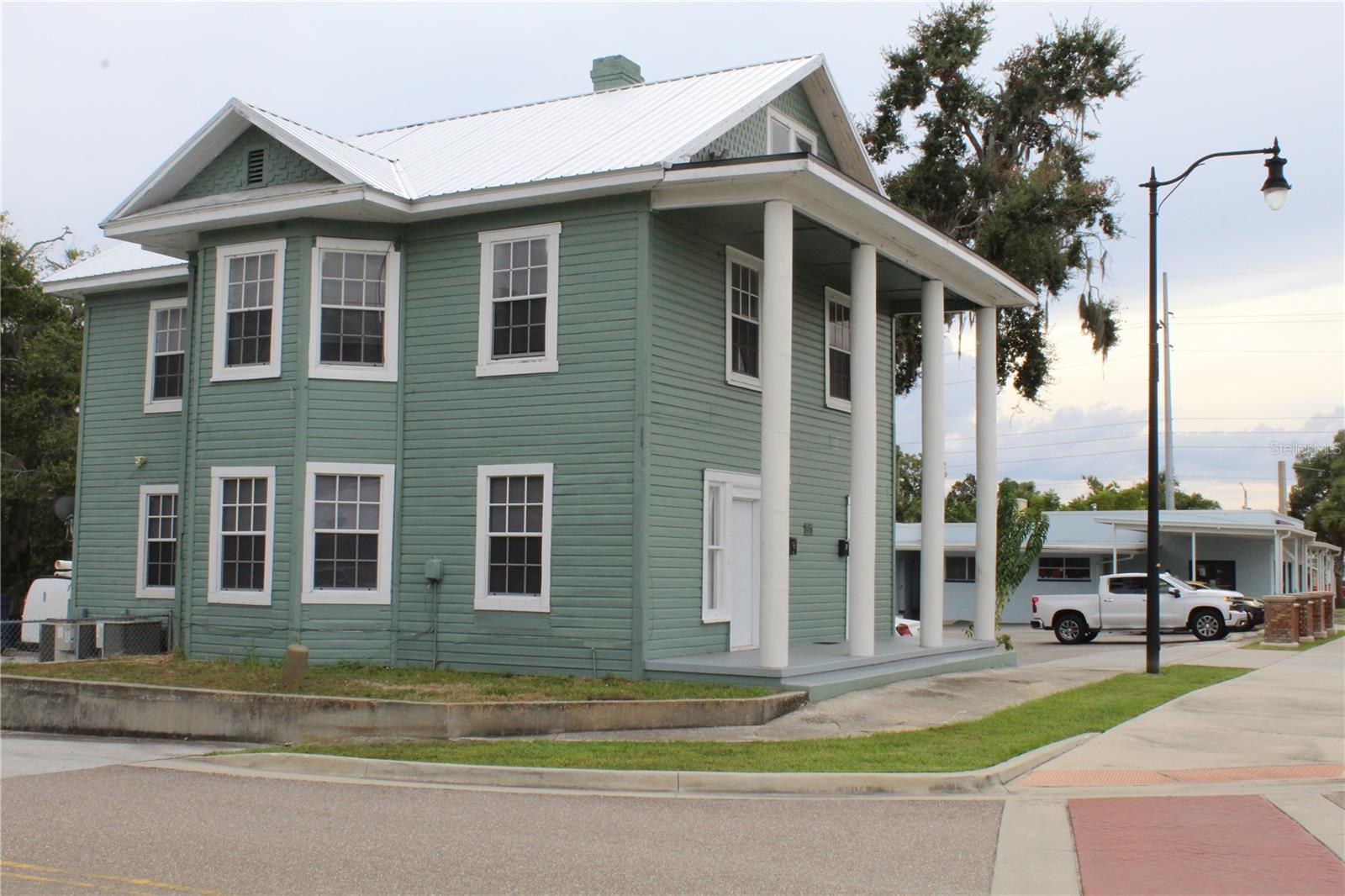 Image 64 of 65 For 1317 Main Street