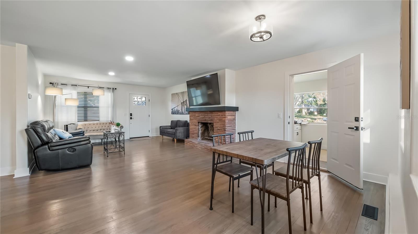 Image 11 of 46 For 1620 5th Street